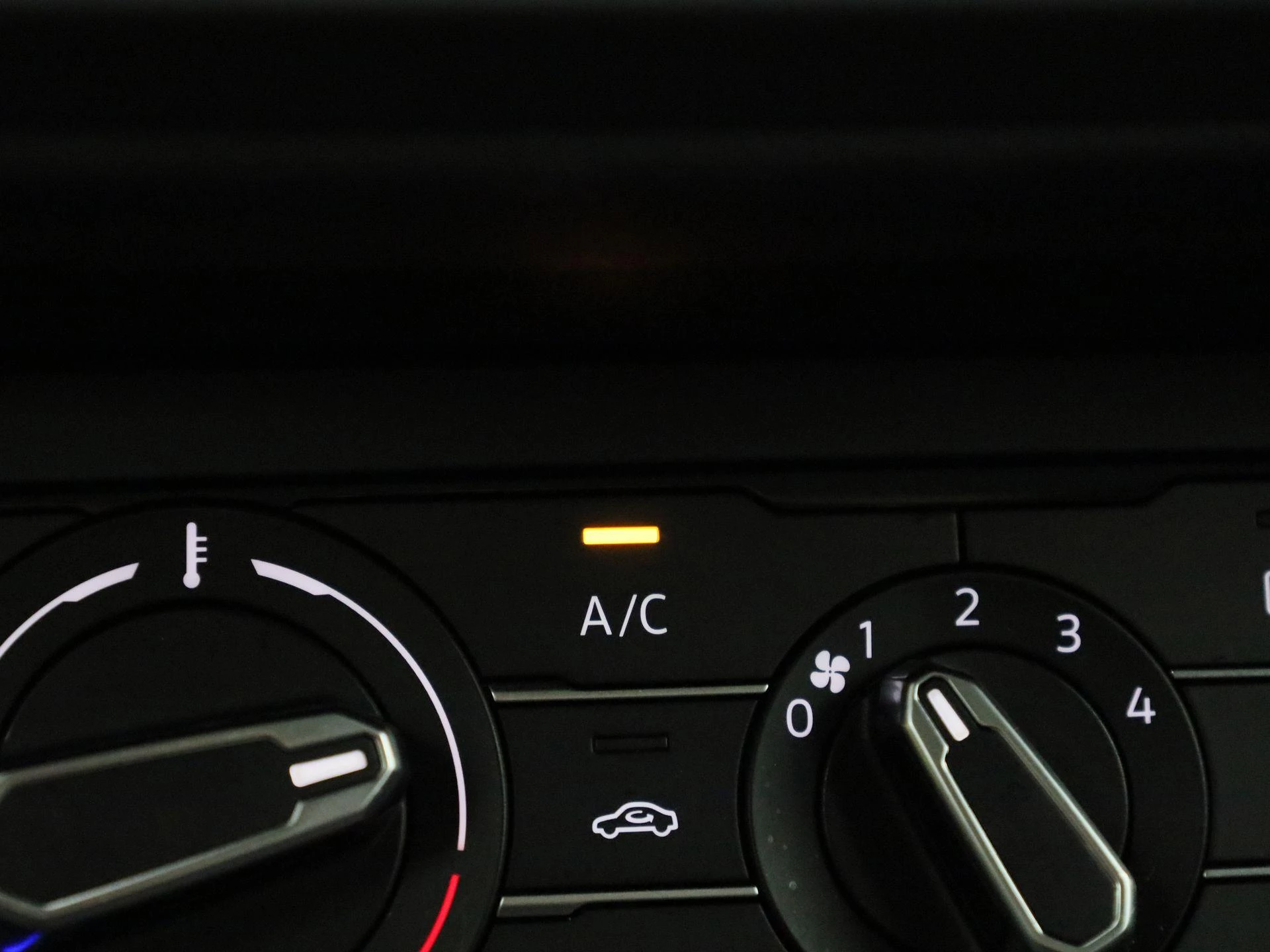 Volkswagen-Polo-image-20