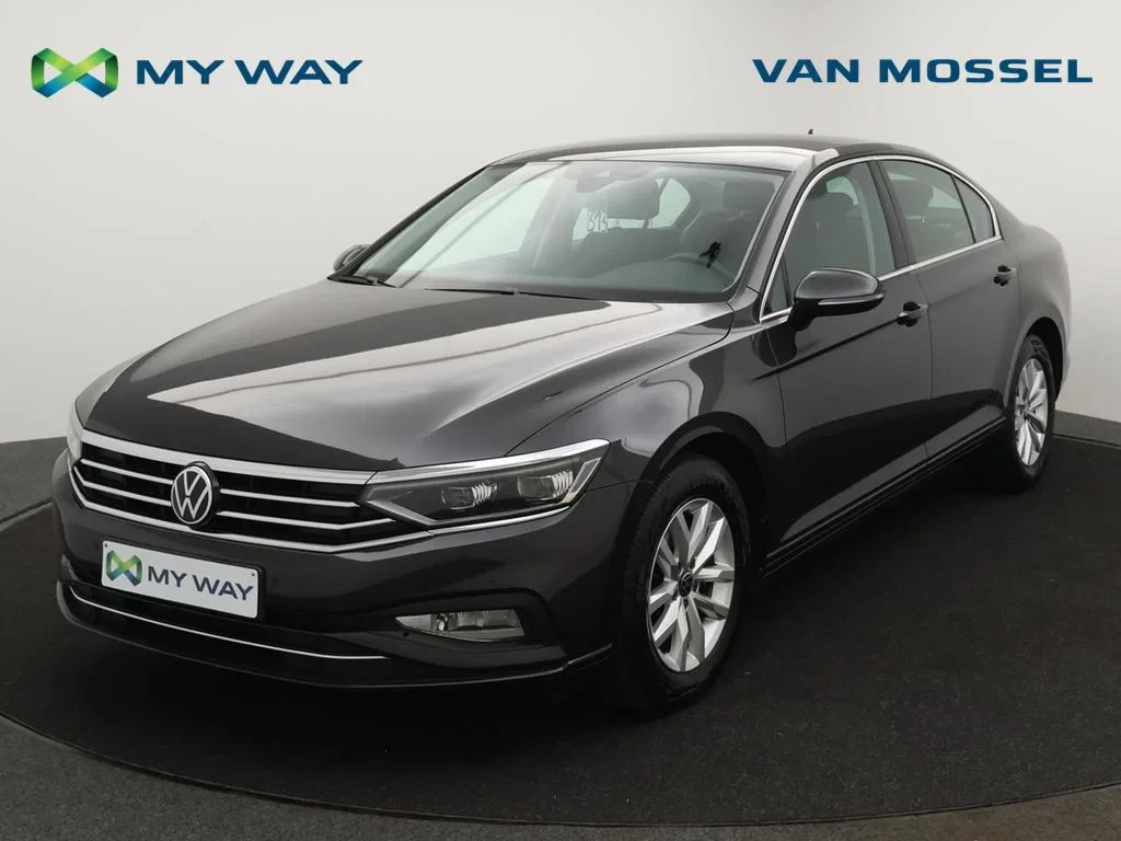 Volkswagen-Passat-image-0
