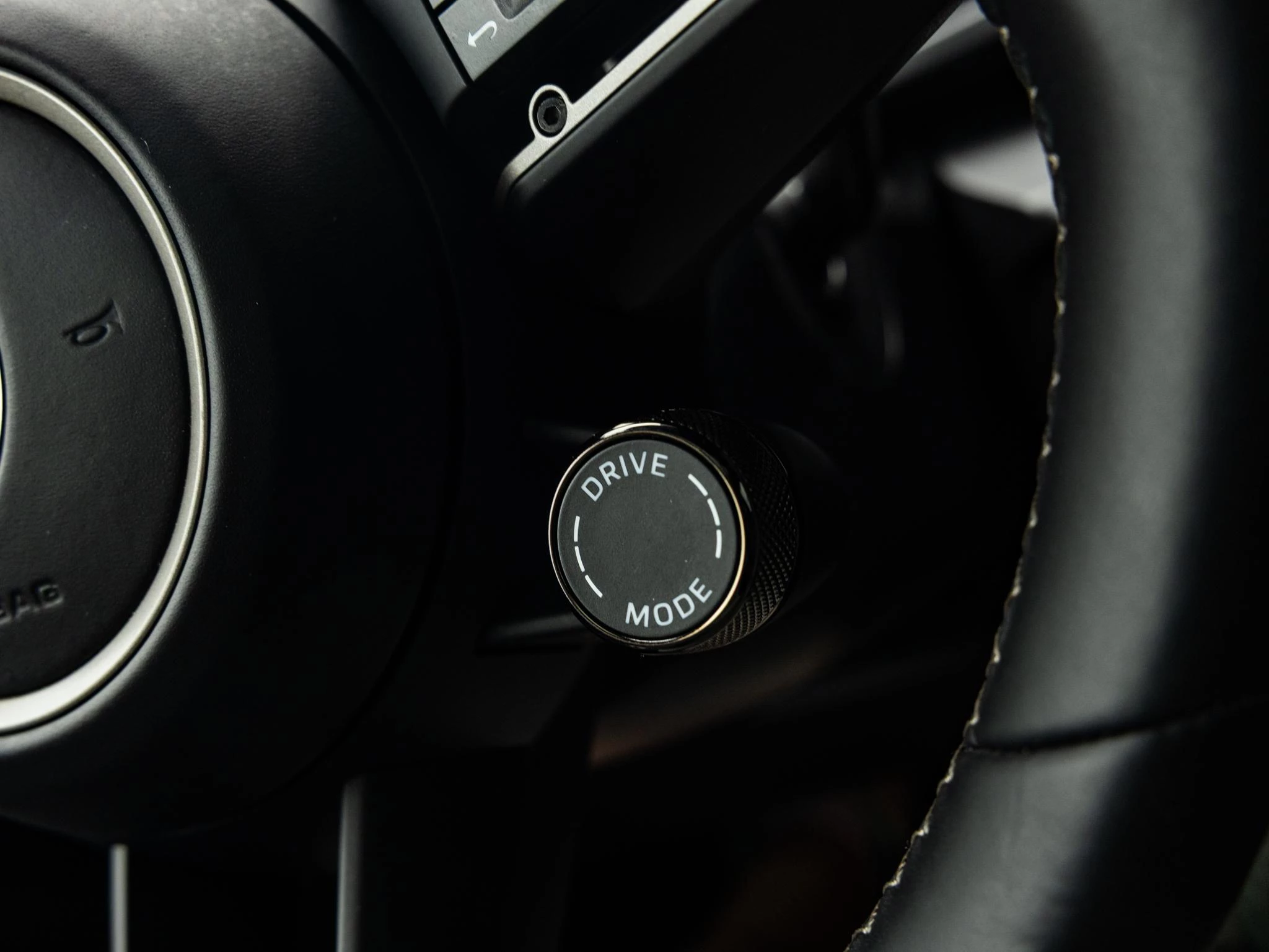 Porsche Macan Turbo 100 kWh