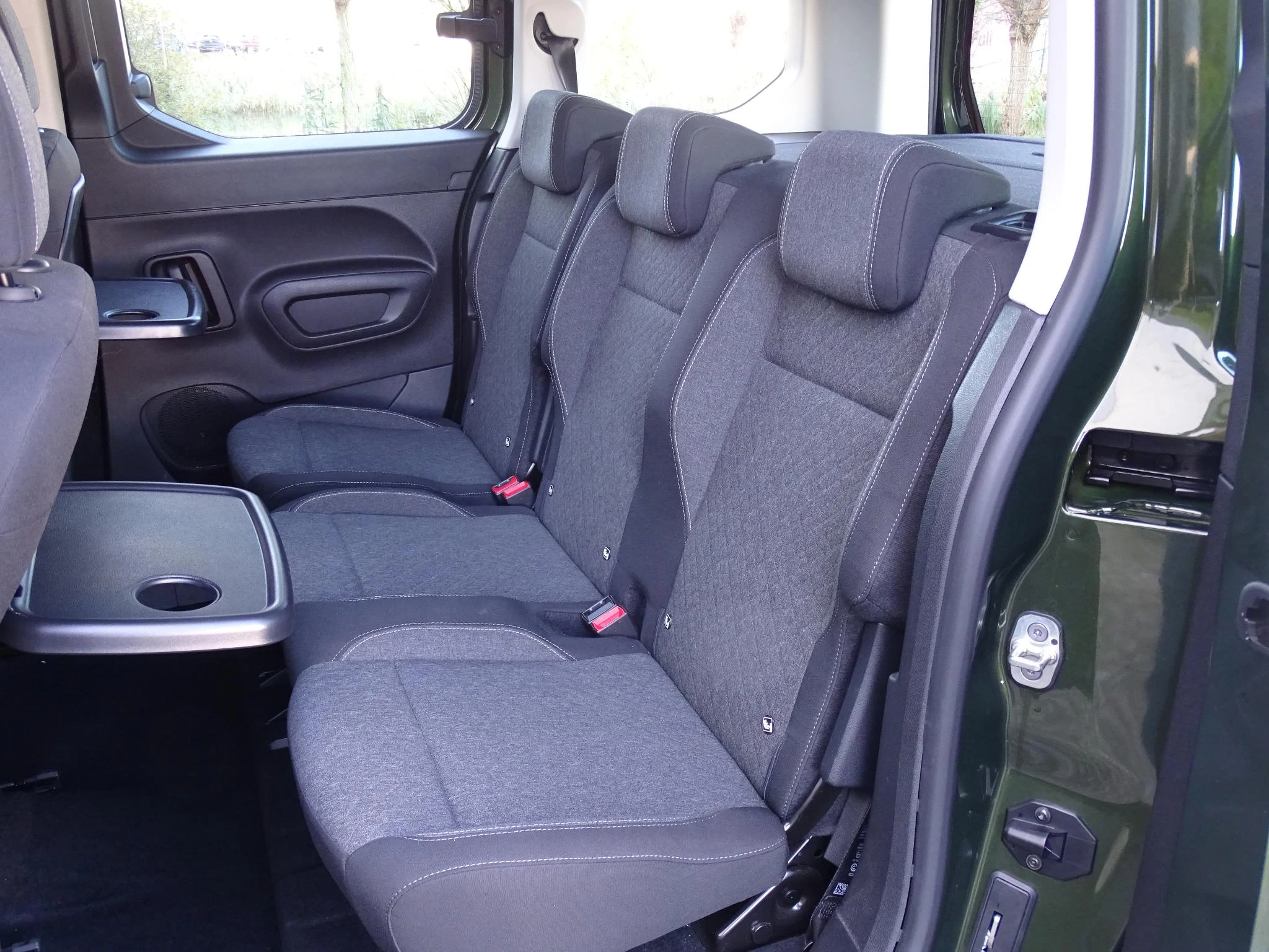 Opel-Combo Life-image-15