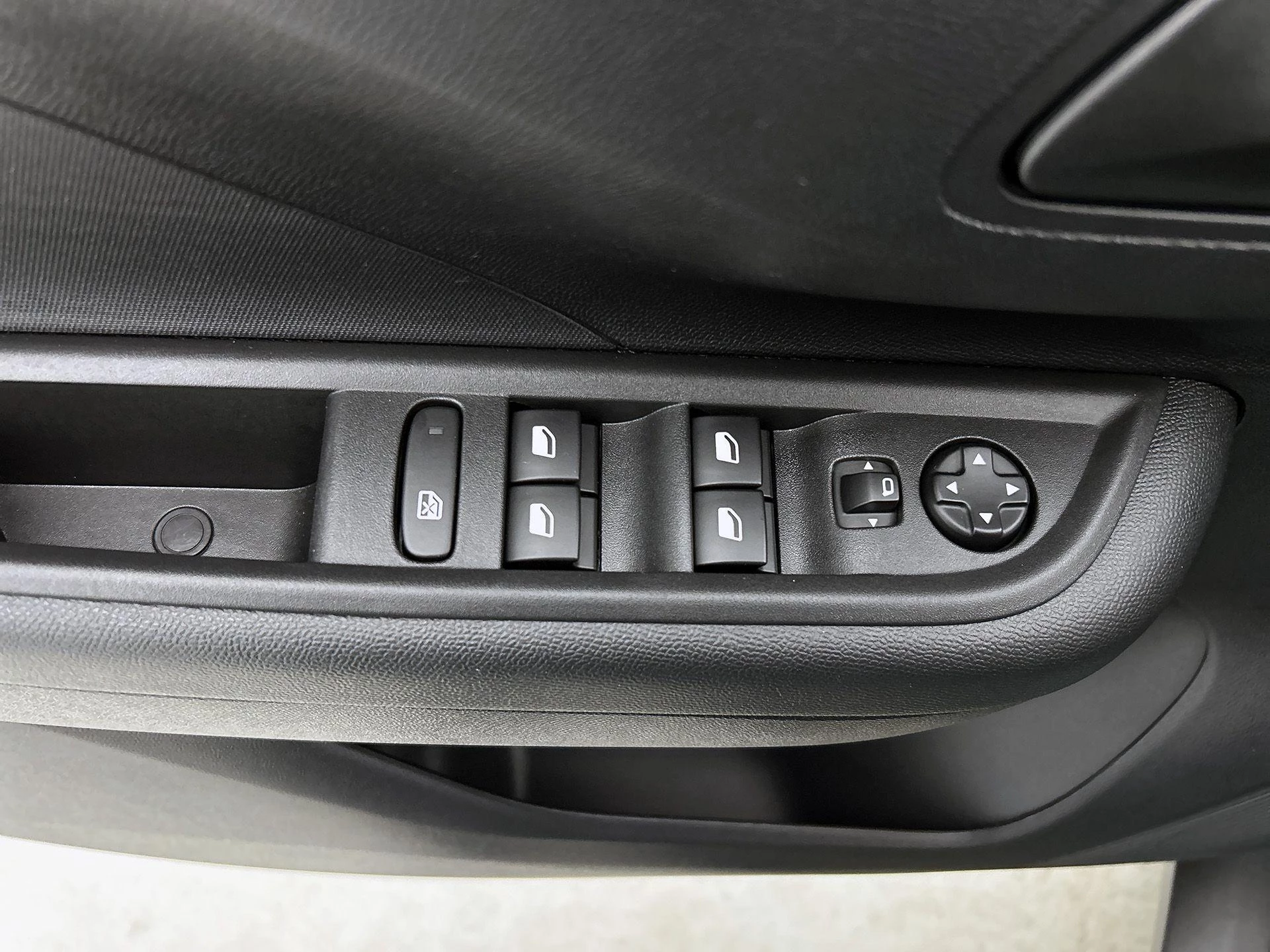Opel-Frontera-image-50