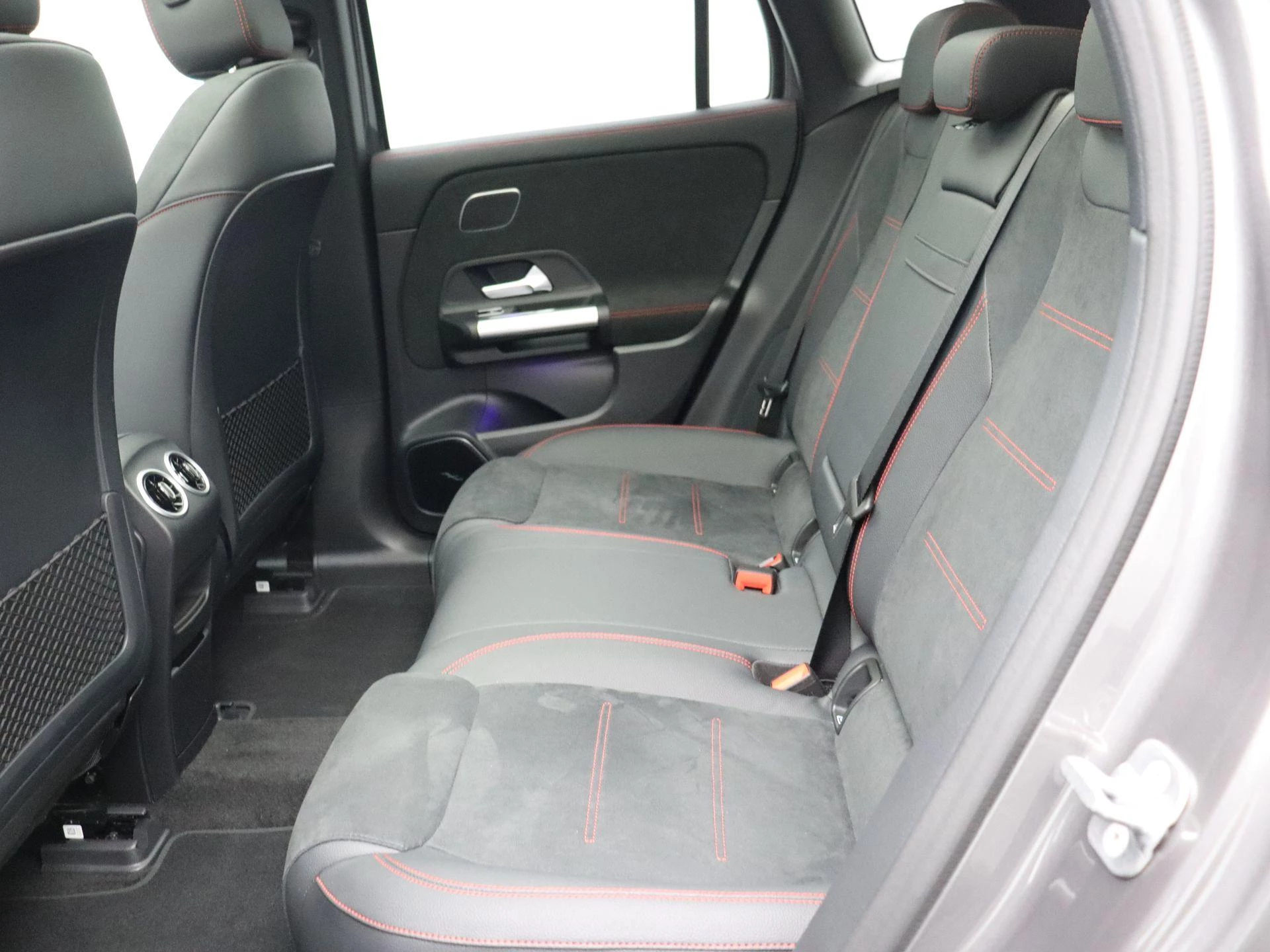 Mercedes-Benz EQA 250+ STAR EDITION + AMG + PANO DAK + BURMESTER + TREKHAAK + HEAD UP