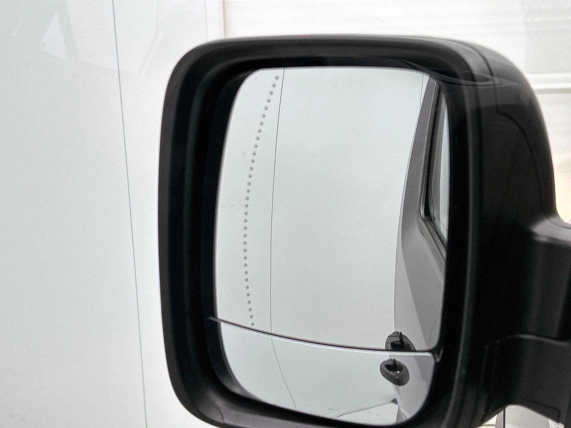 Opel-Vivaro-image-22