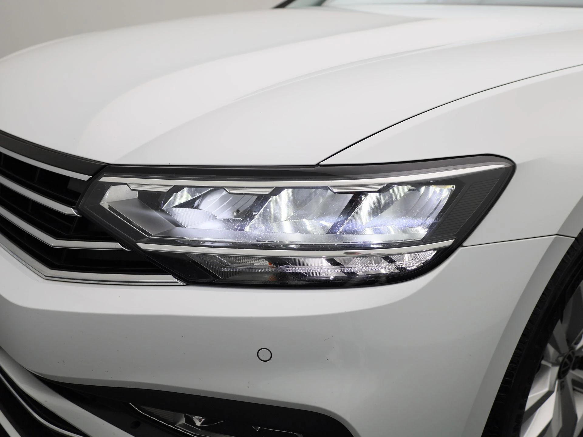 Volkswagen-Passat-image-16