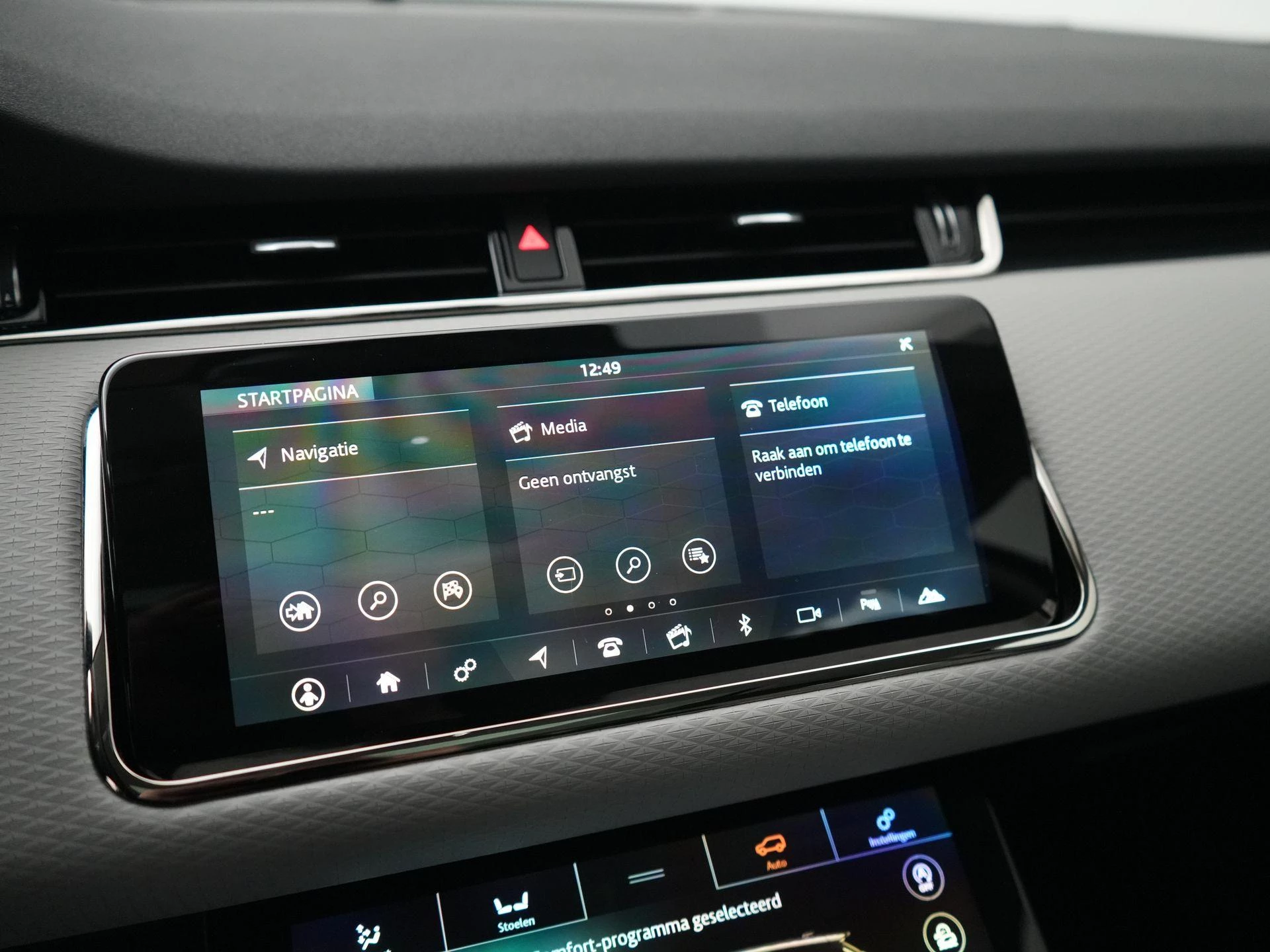 Land Rover-Range Rover Evoque-image-23