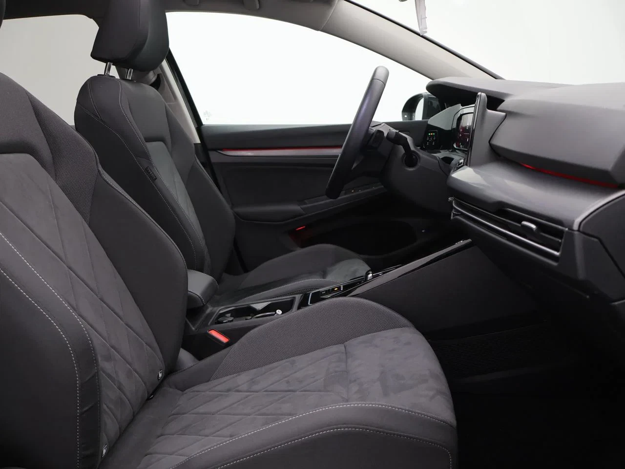 Volkswagen-Golf-image-17