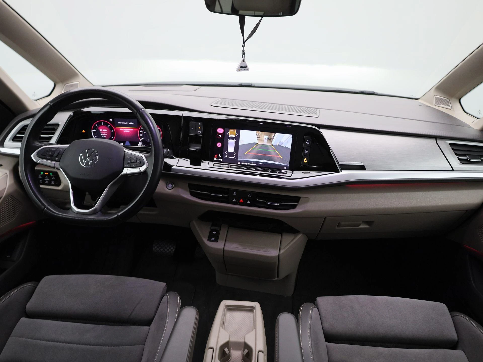 Volkswagen-Multivan-image-46