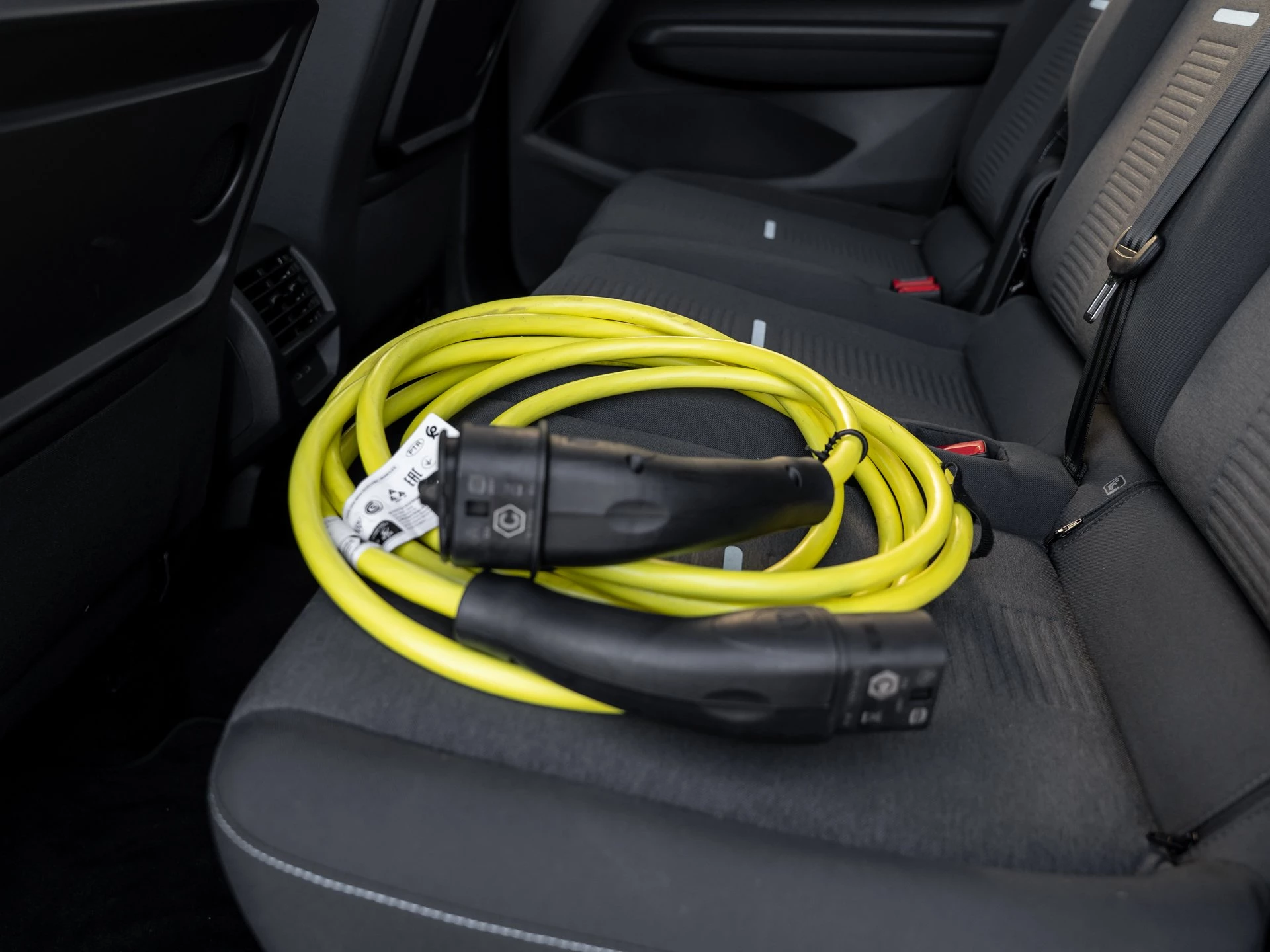 Ford Tourneo Connect Grand Active GJR*LED*NAVI*RFK