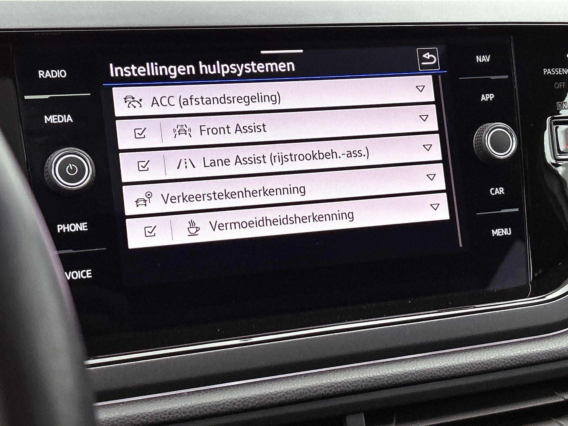 Volkswagen-Taigo-image-11