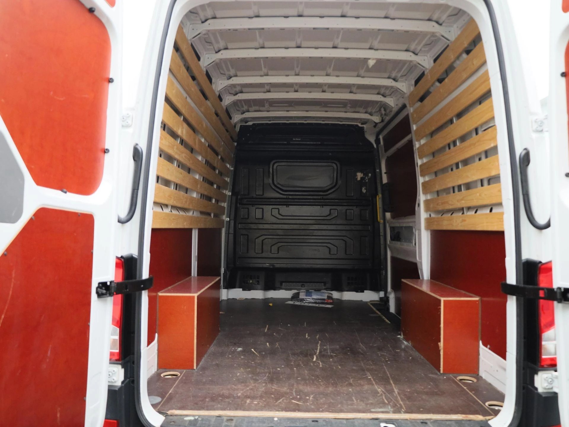 Volkswagen Crafter 2.0 TDI L3H3 Highline 140PK