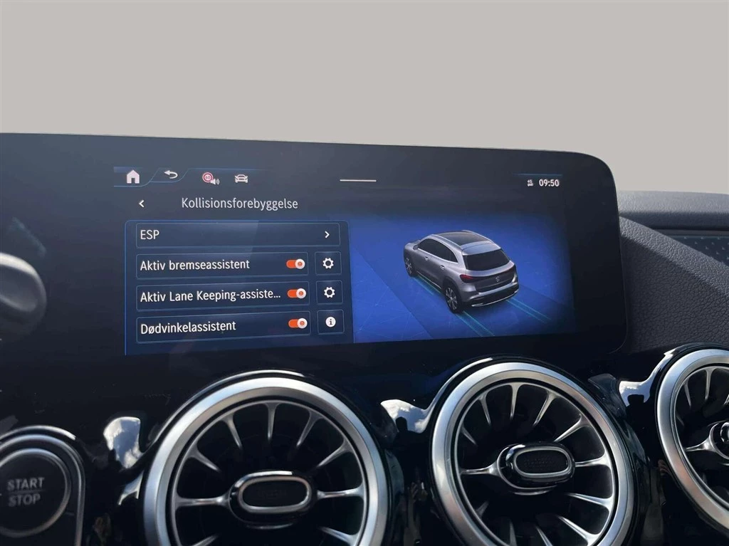 Mercedes-Benz-EQA-image-16