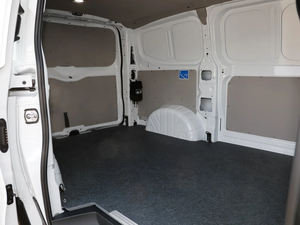 Volkswagen-Transporter-image-10