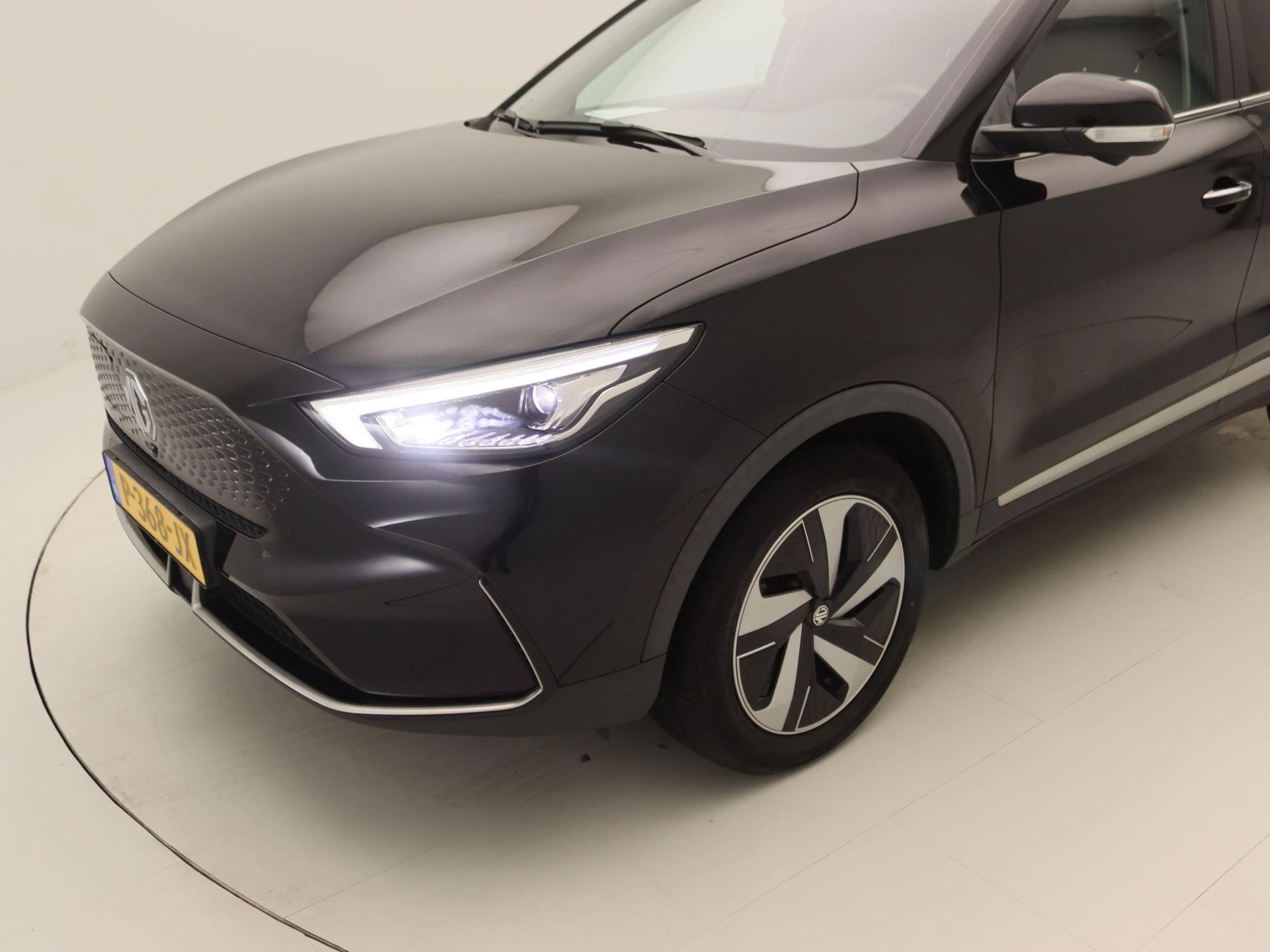 MG-ZS EV-image-14