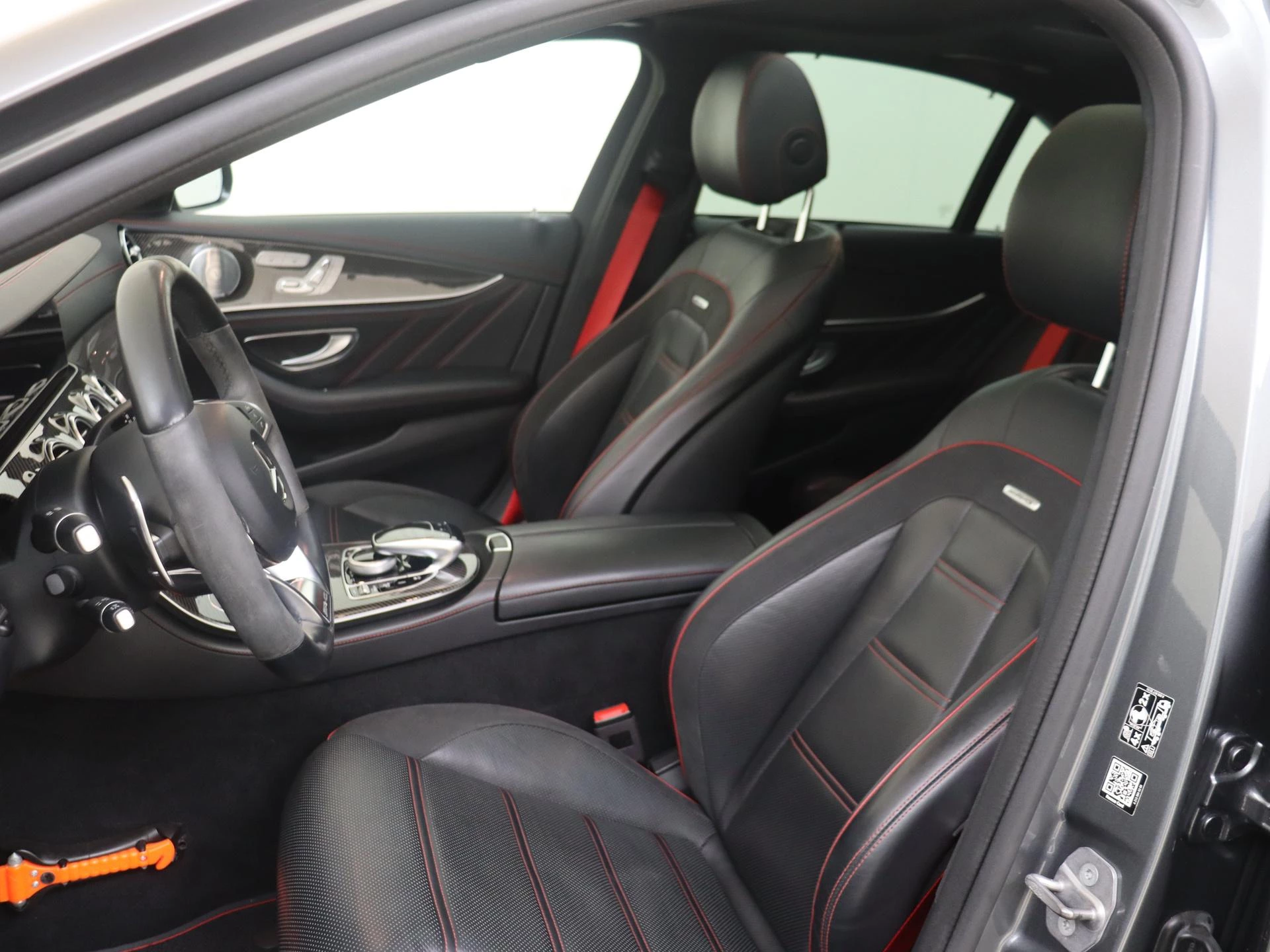 Mercedes-Benz-E-Klasse-image-18