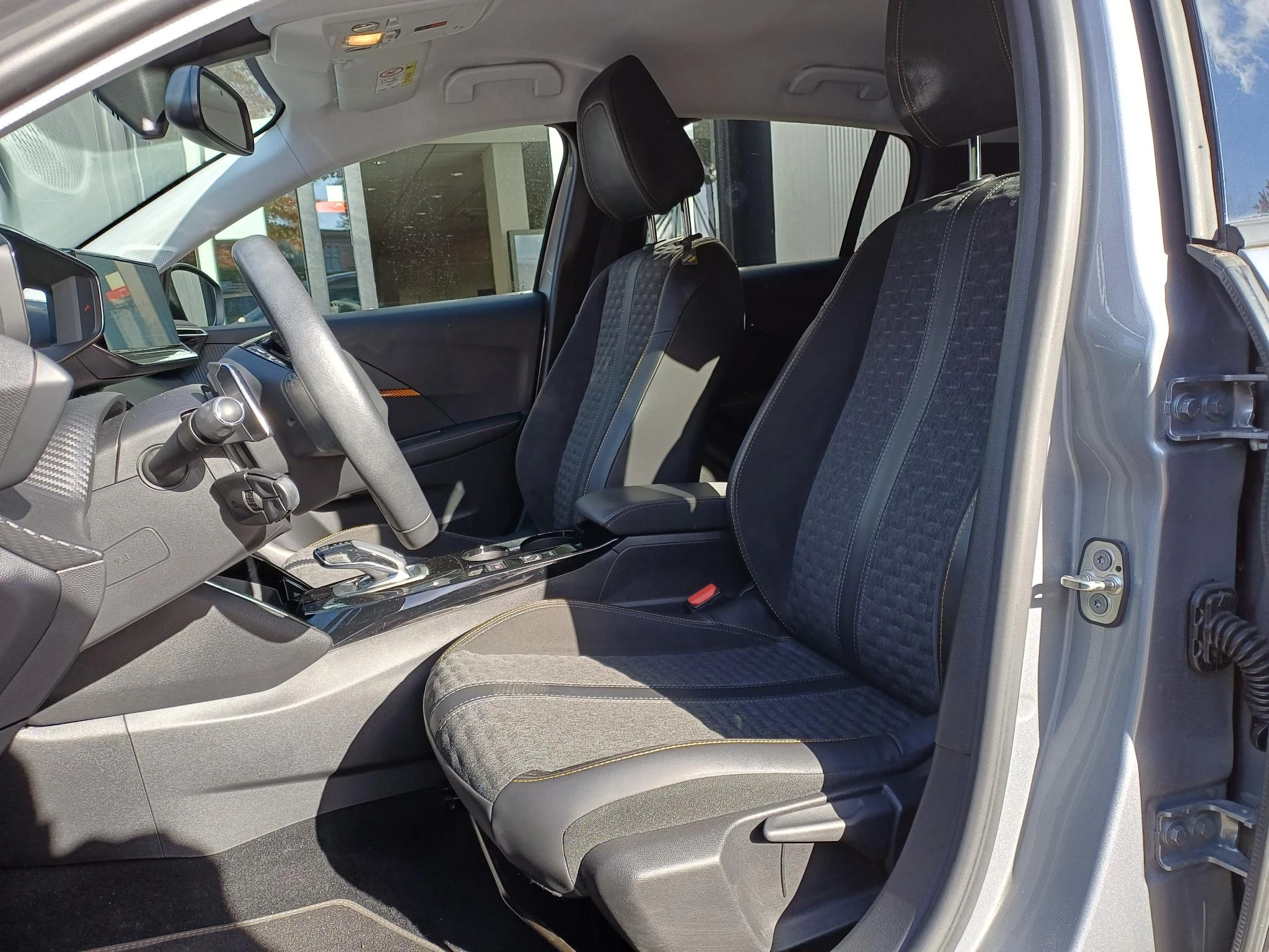 Peugeot-208-image-7