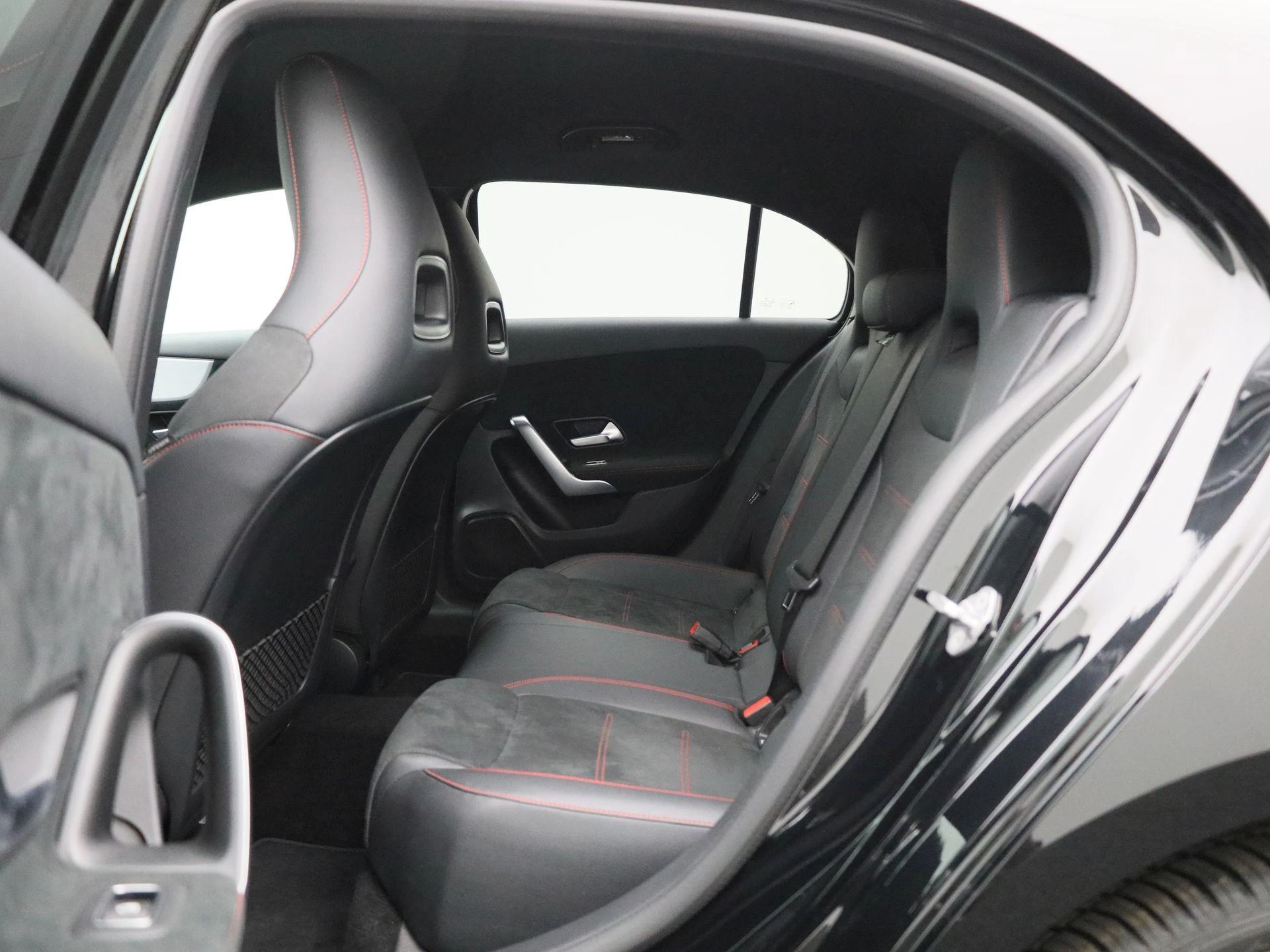 Mercedes-Benz-A-Klasse-image-11