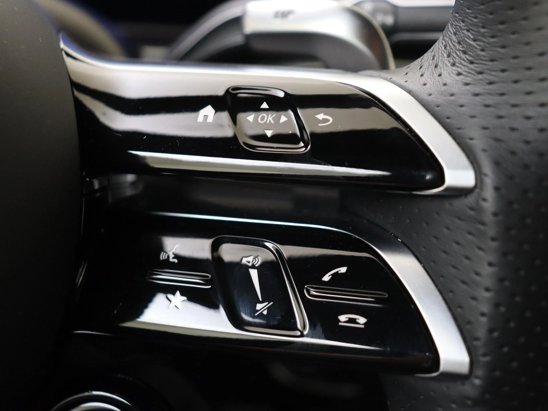 Mercedes-Benz-GLE-image-17