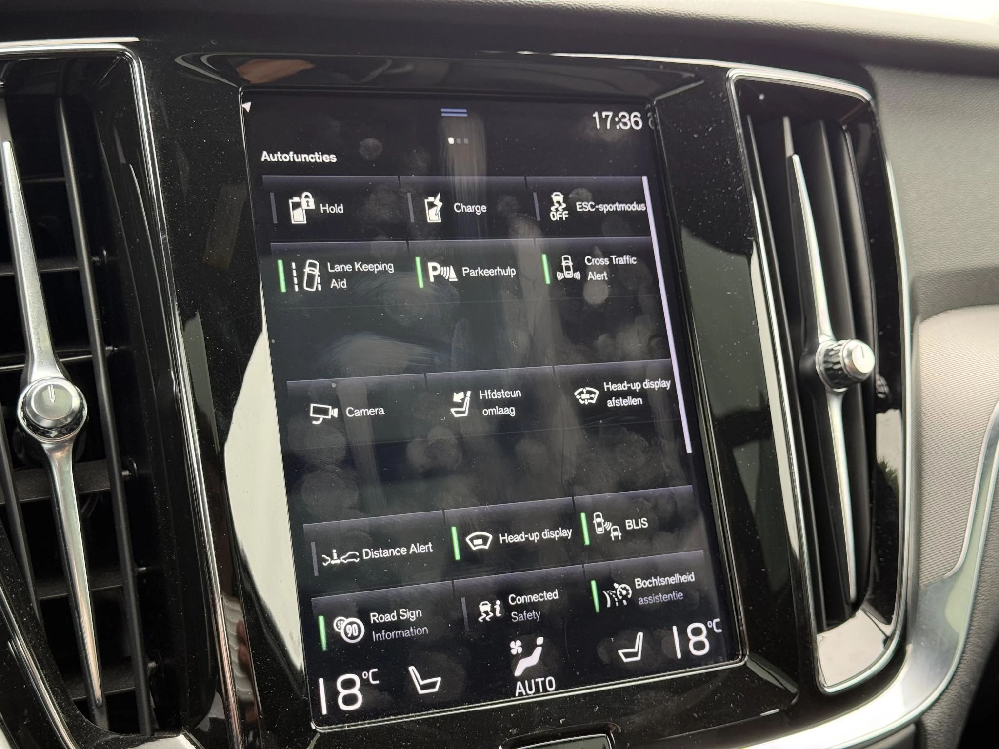 Volvo-V60-image-18