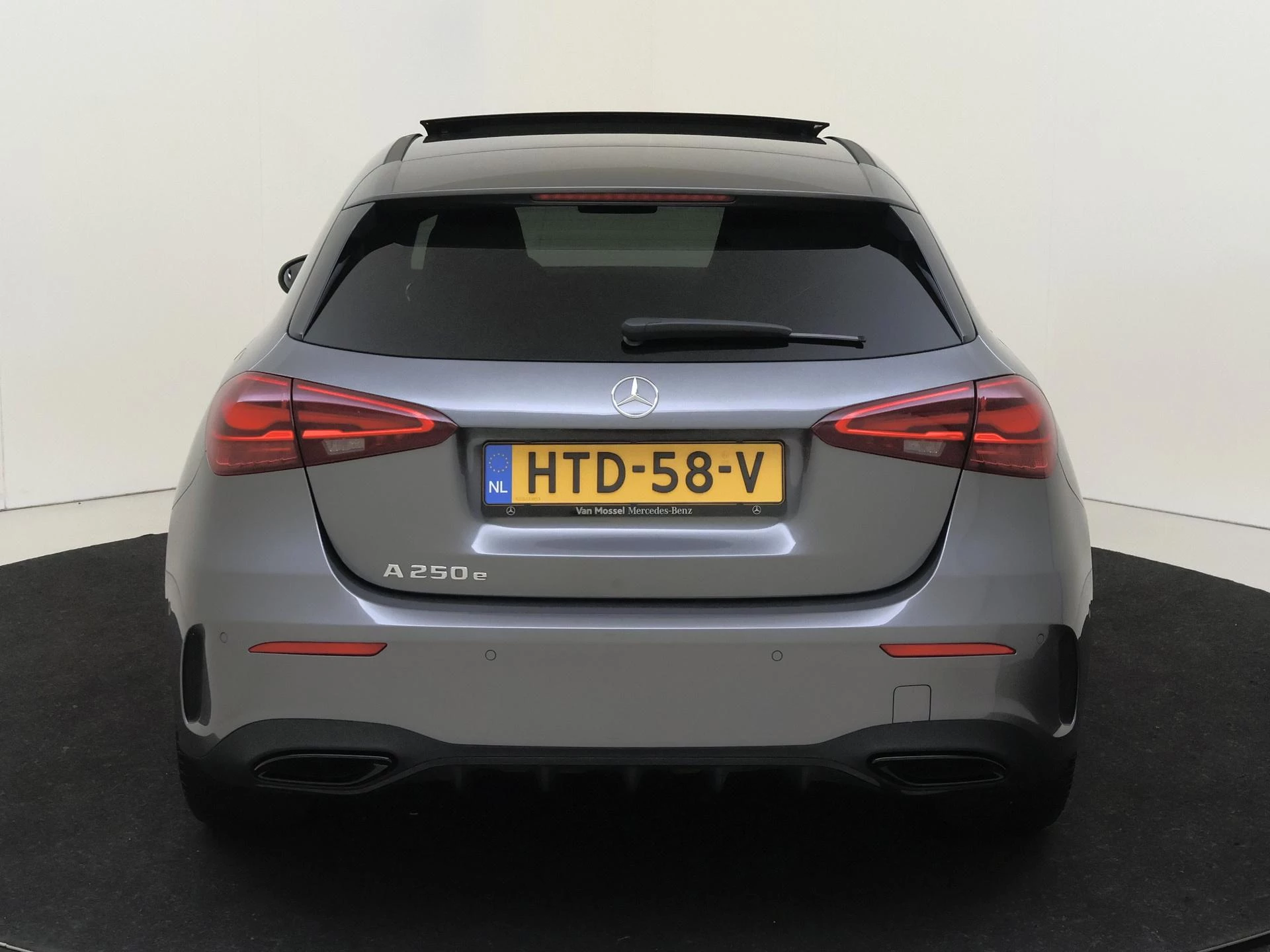 Mercedes-Benz A-Klasse 250 e Business Solution AMG