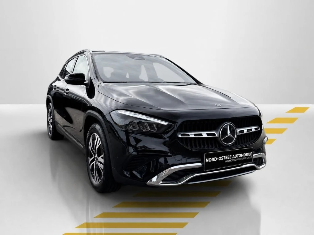 Mercedes-Benz-GLA 200-image-16