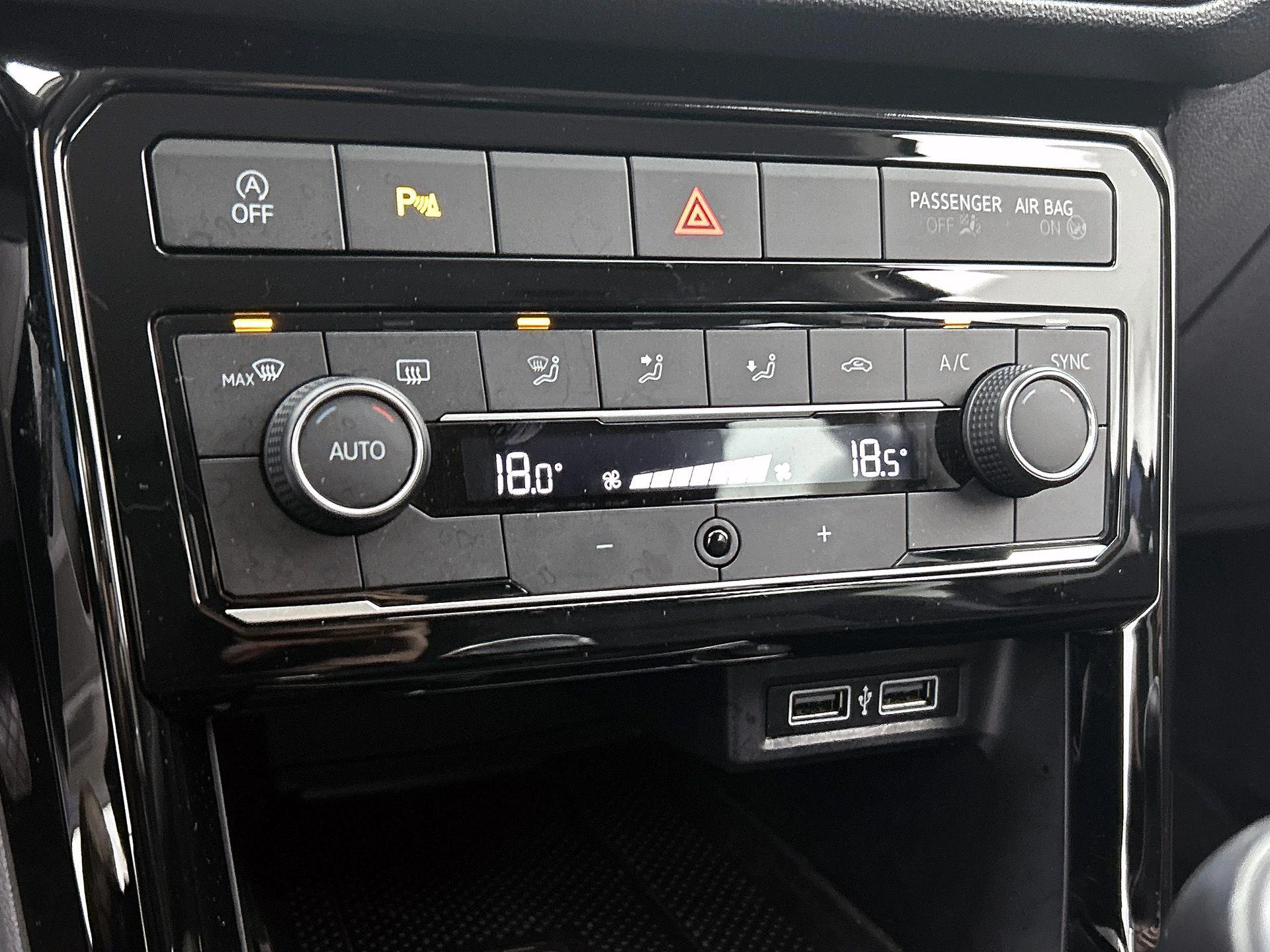 Volkswagen-T-Cross-image-14