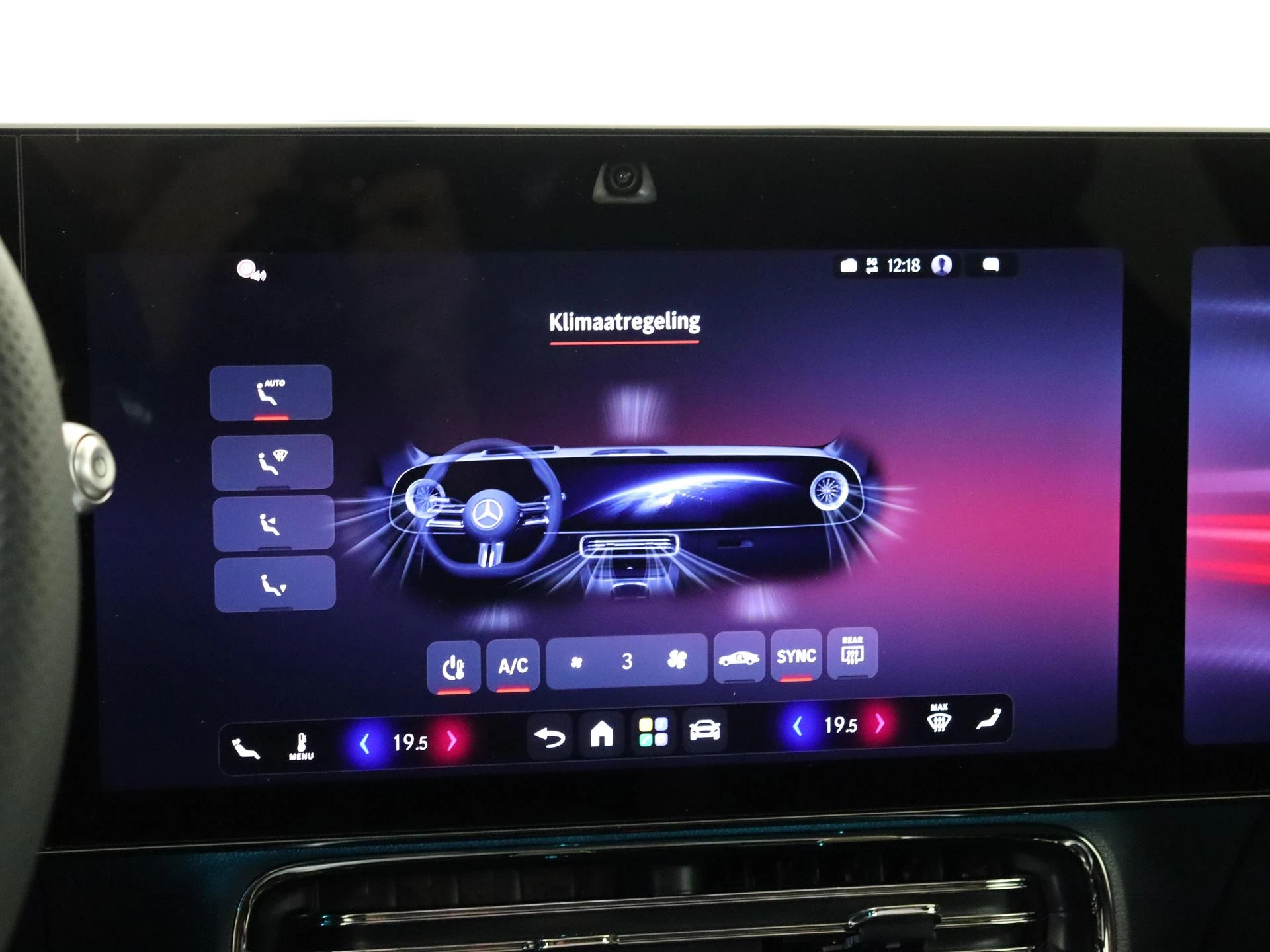 Mercedes-Benz-CLA-image-17