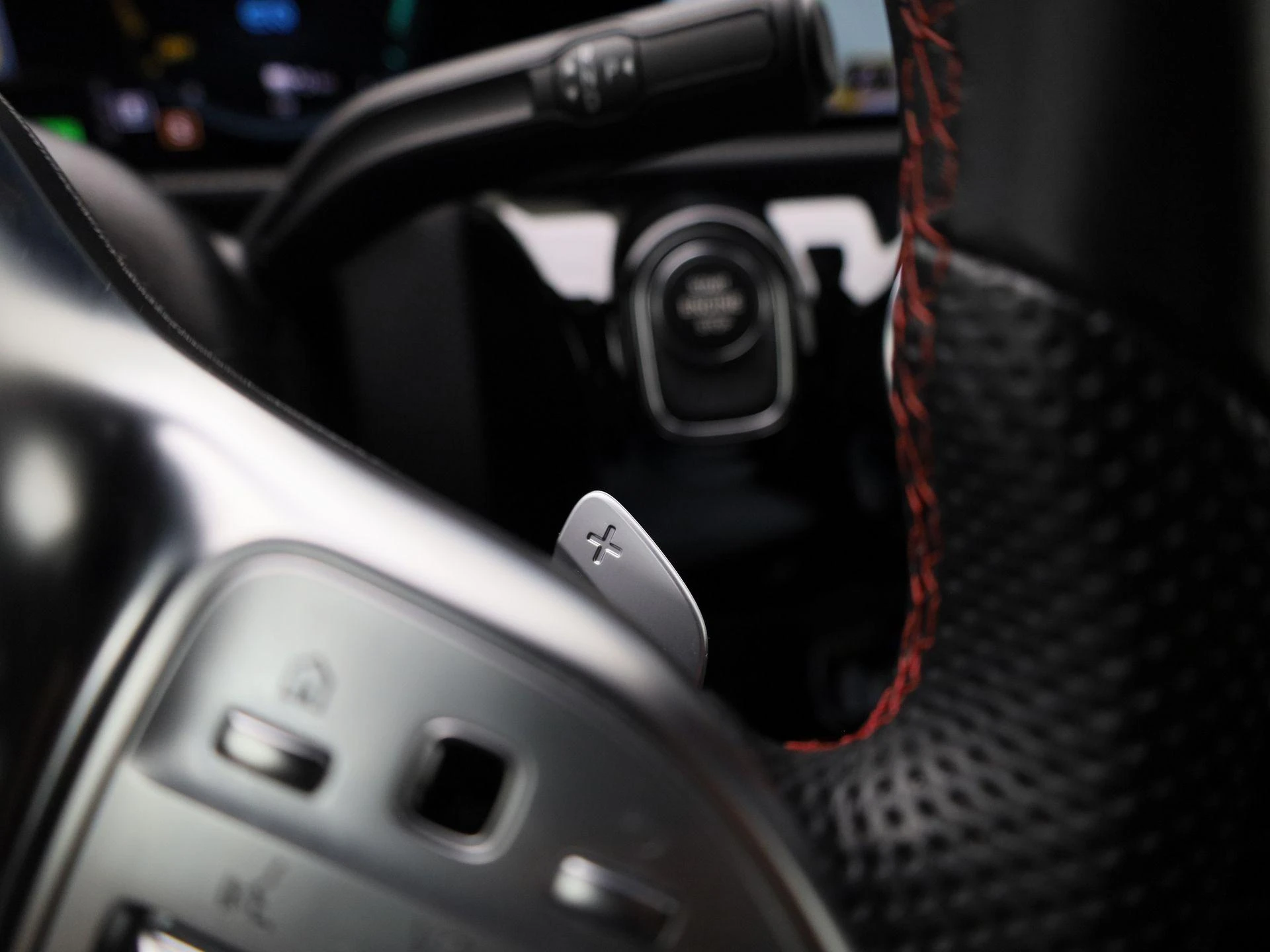 Mercedes-Benz-CLA-image-25