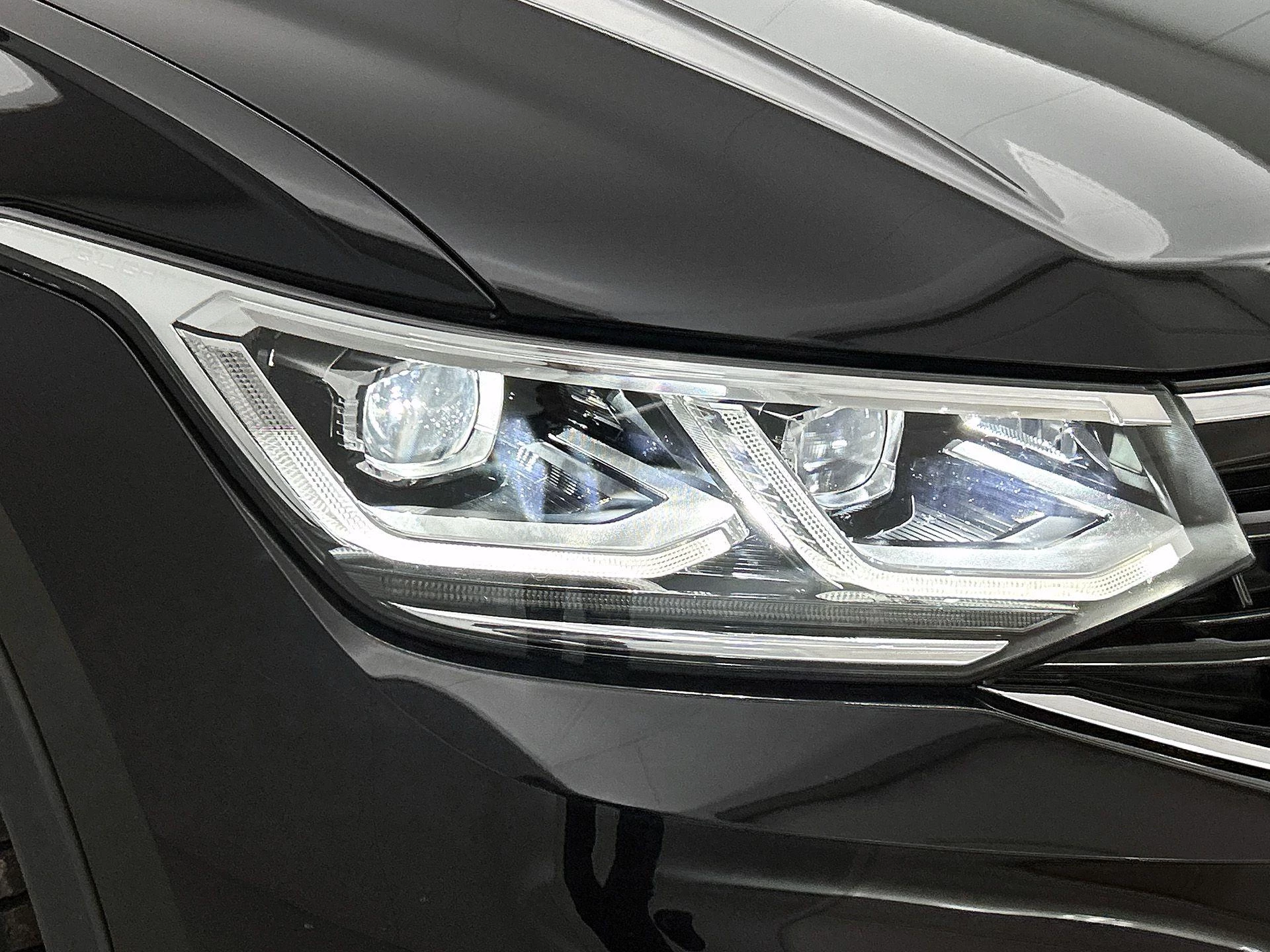 Volkswagen-Tiguan-image-23