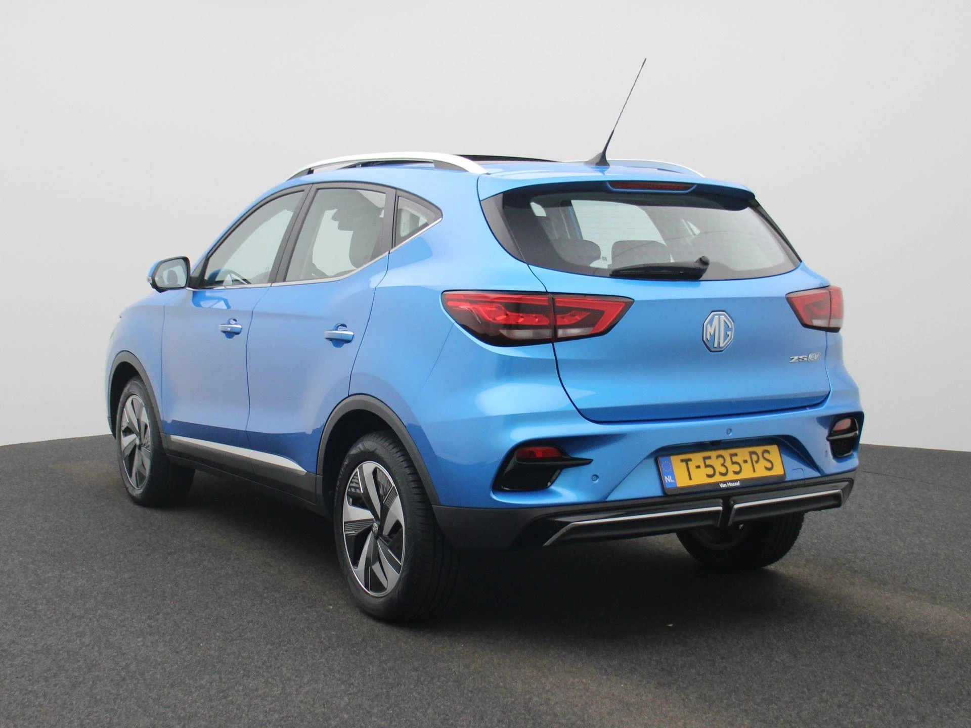 MG-ZS EV-image-1