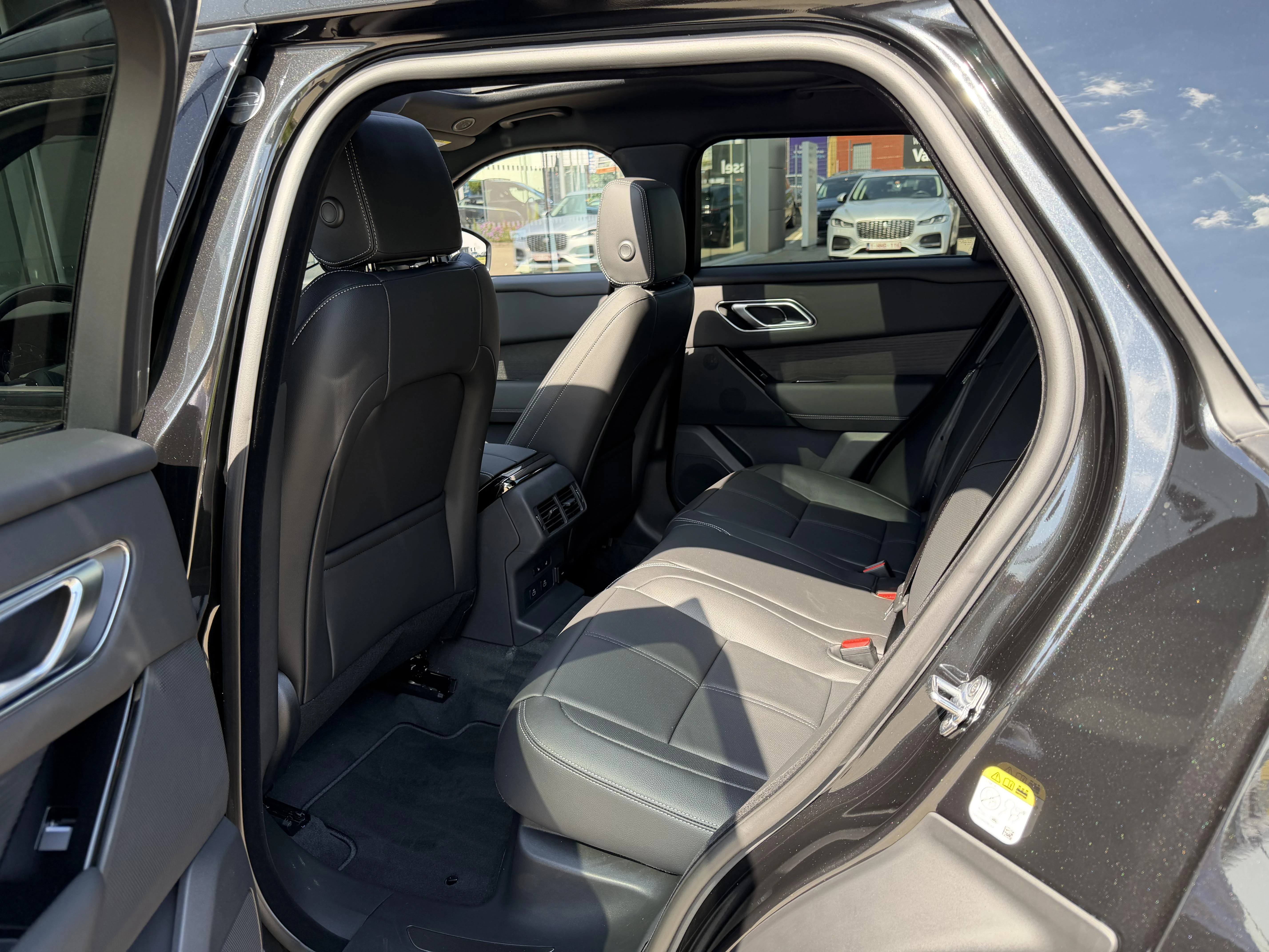 Land Rover Range Rover Velar P400e Belgravia AWD Auto. 26.75MY
