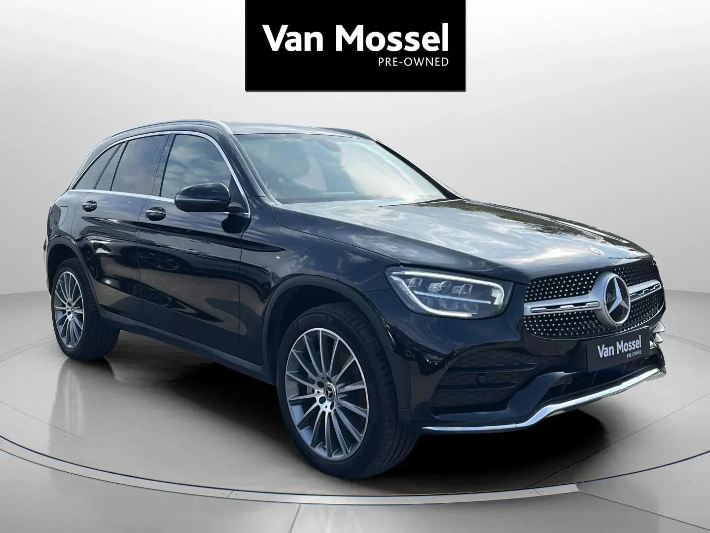 Mercedes-Benz-GLC-image-2