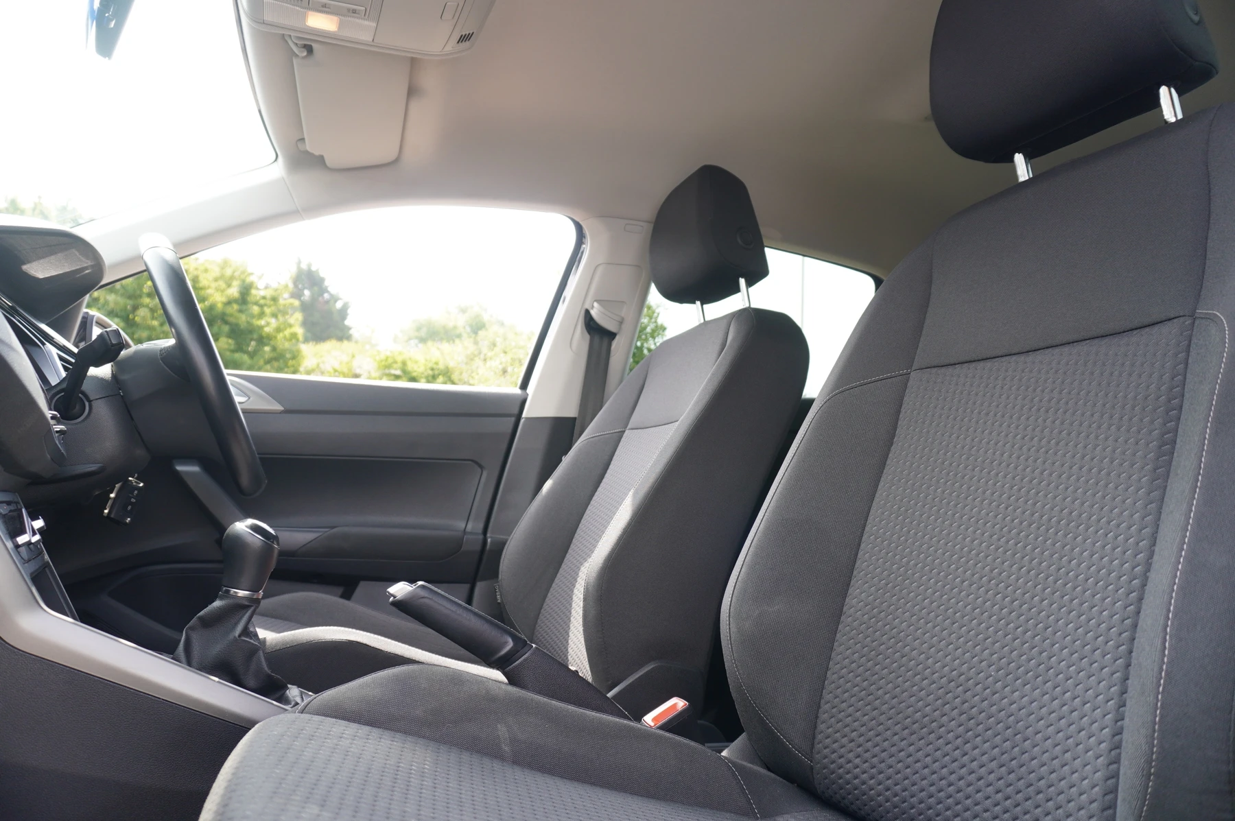 Volkswagen-Polo-image-9