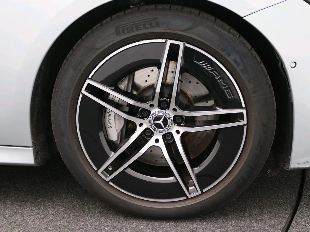 Mercedes-Benz-E-Klasse-image-6