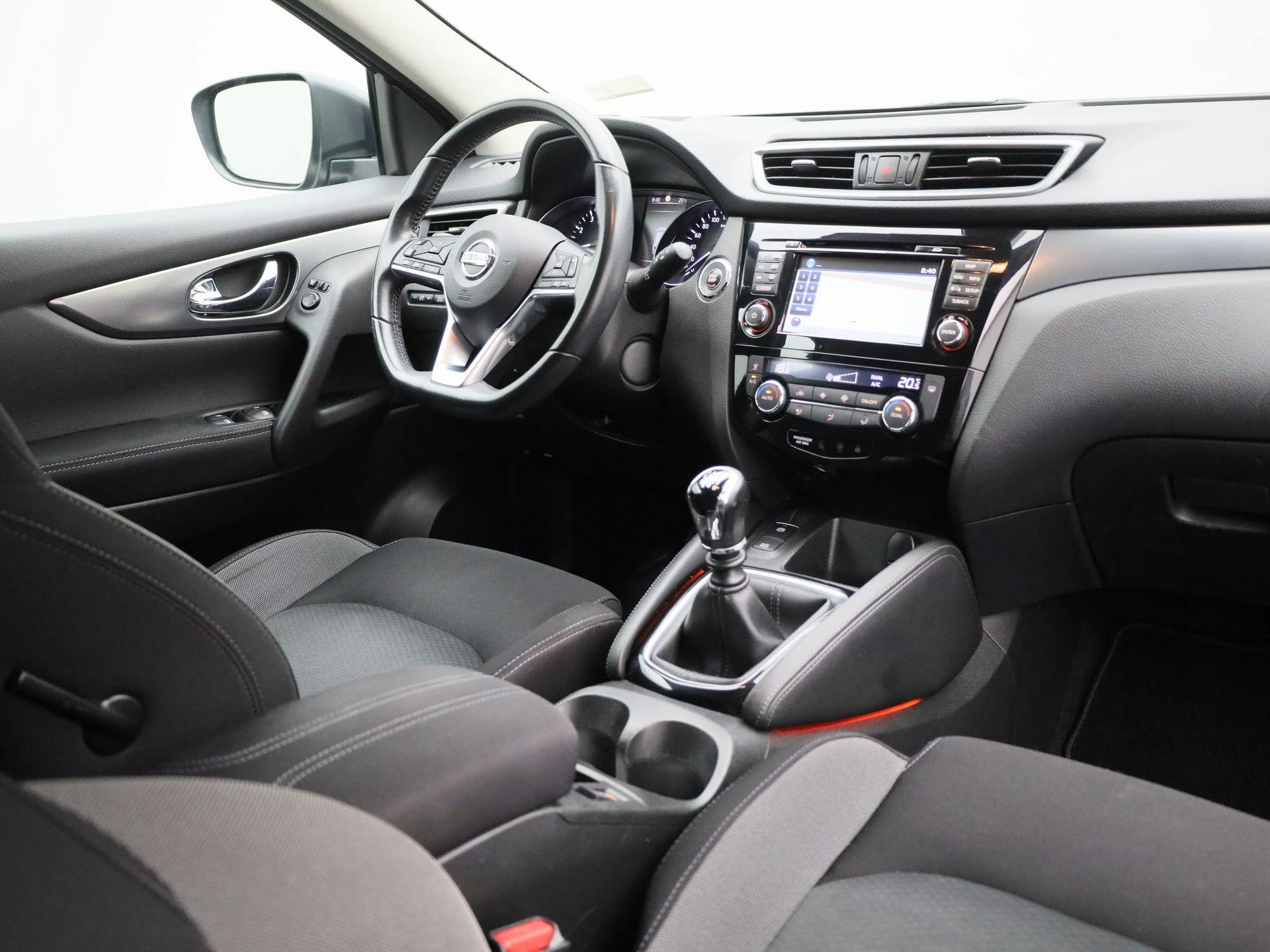 Nissan-QASHQAI-image-36