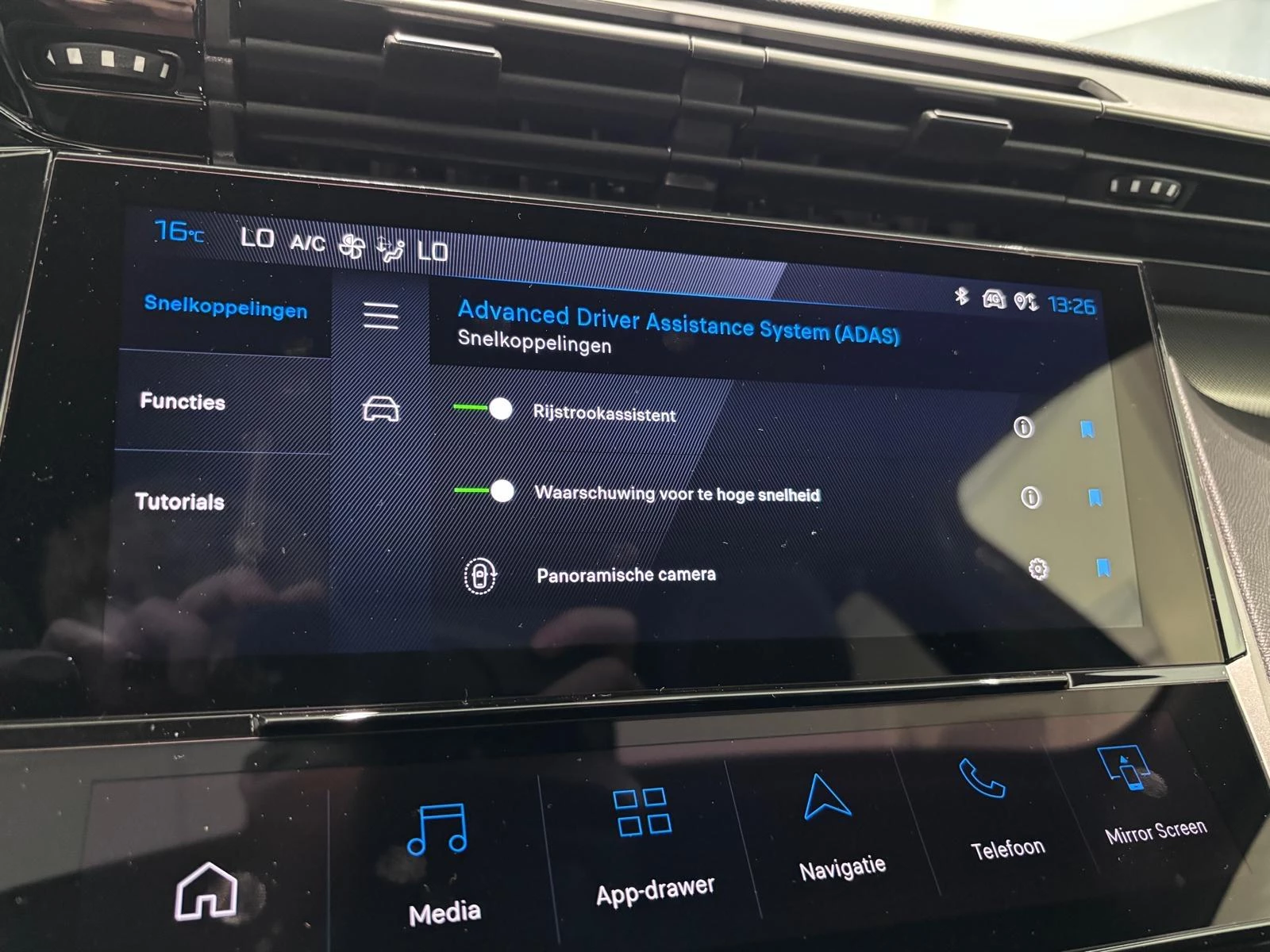 Peugeot-308-image-24