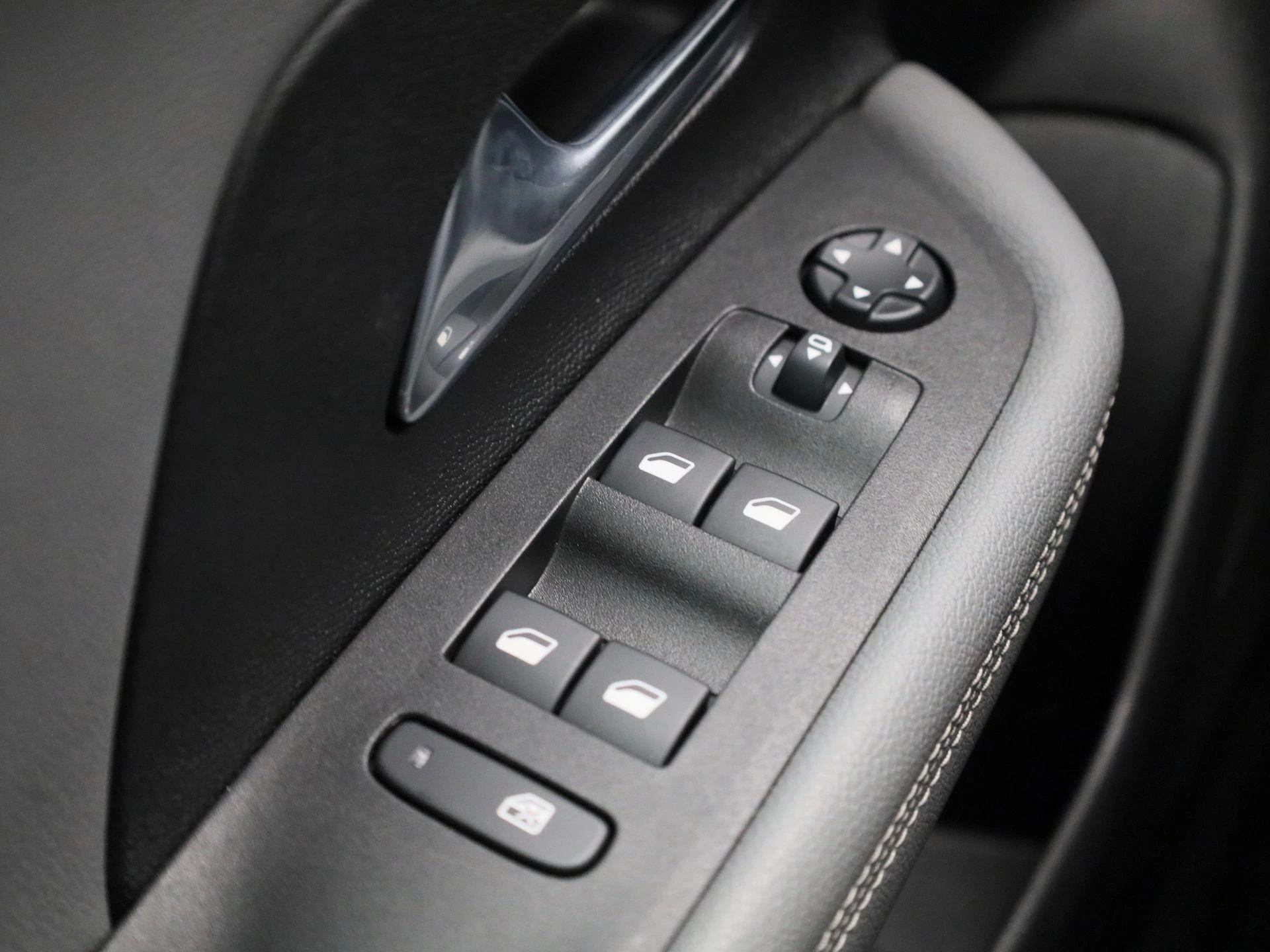 Opel-Mokka-e-image-27