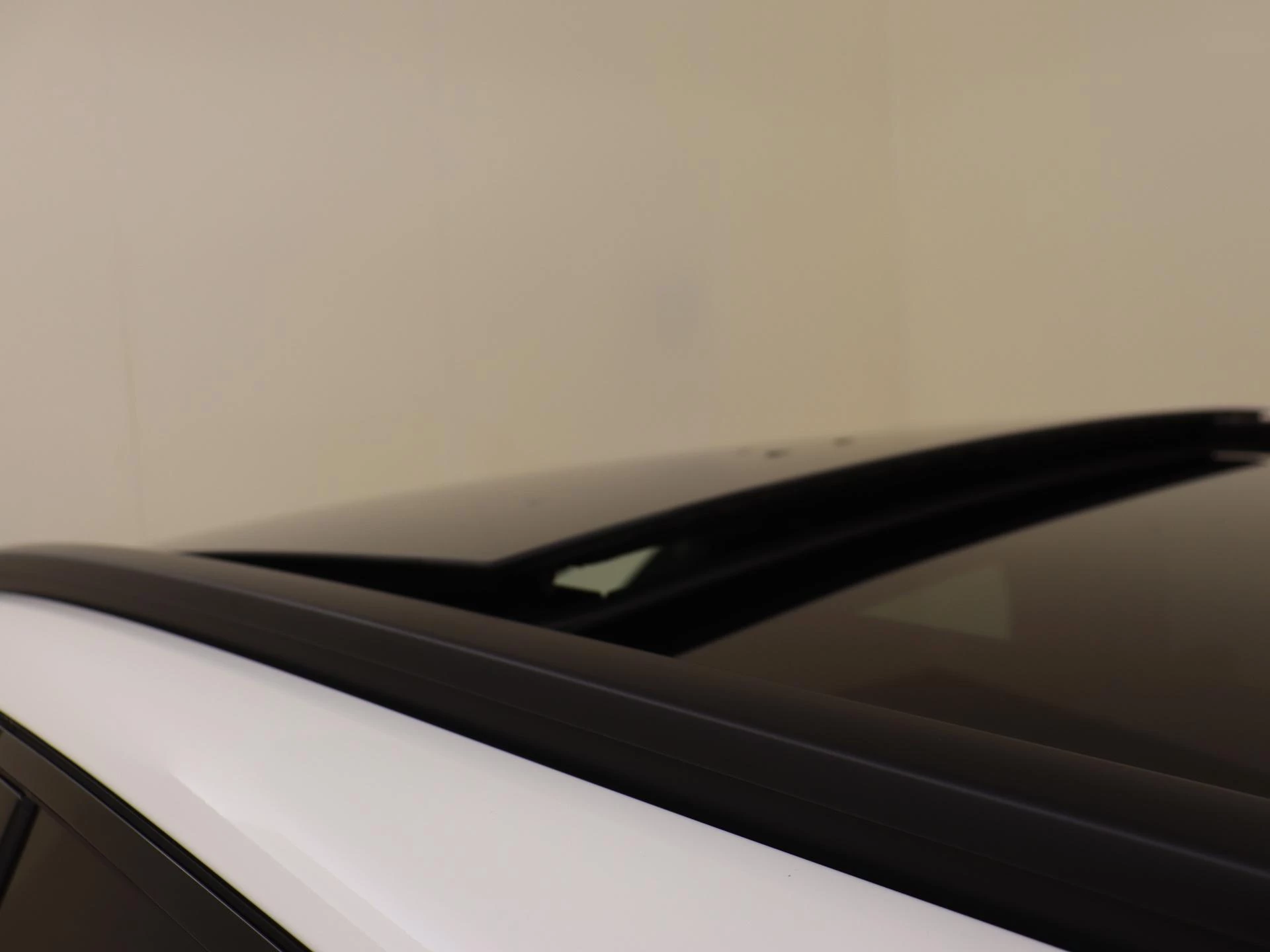 Mercedes-Benz-GLC-image-27