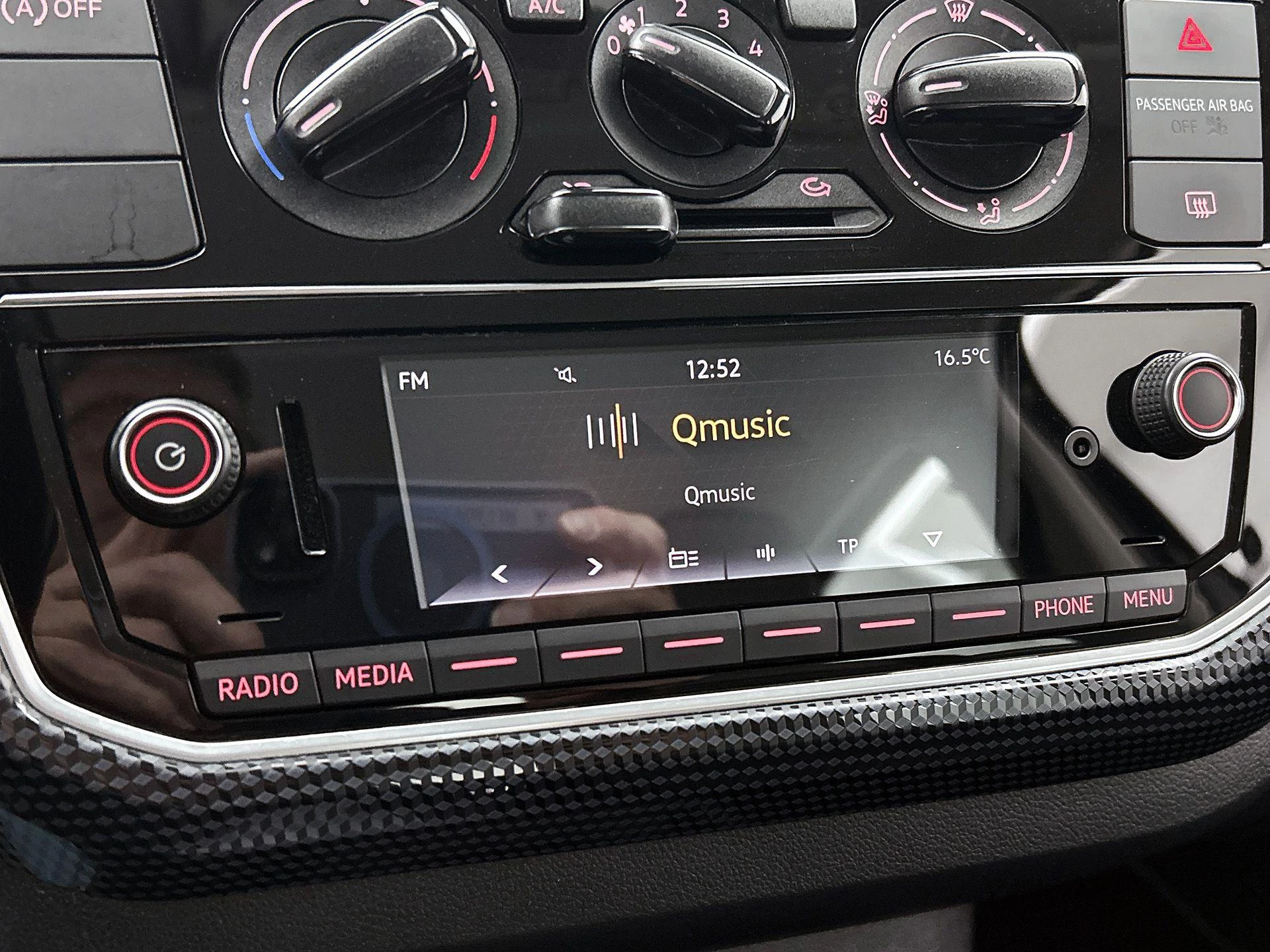 Volkswagen-up!-image-26