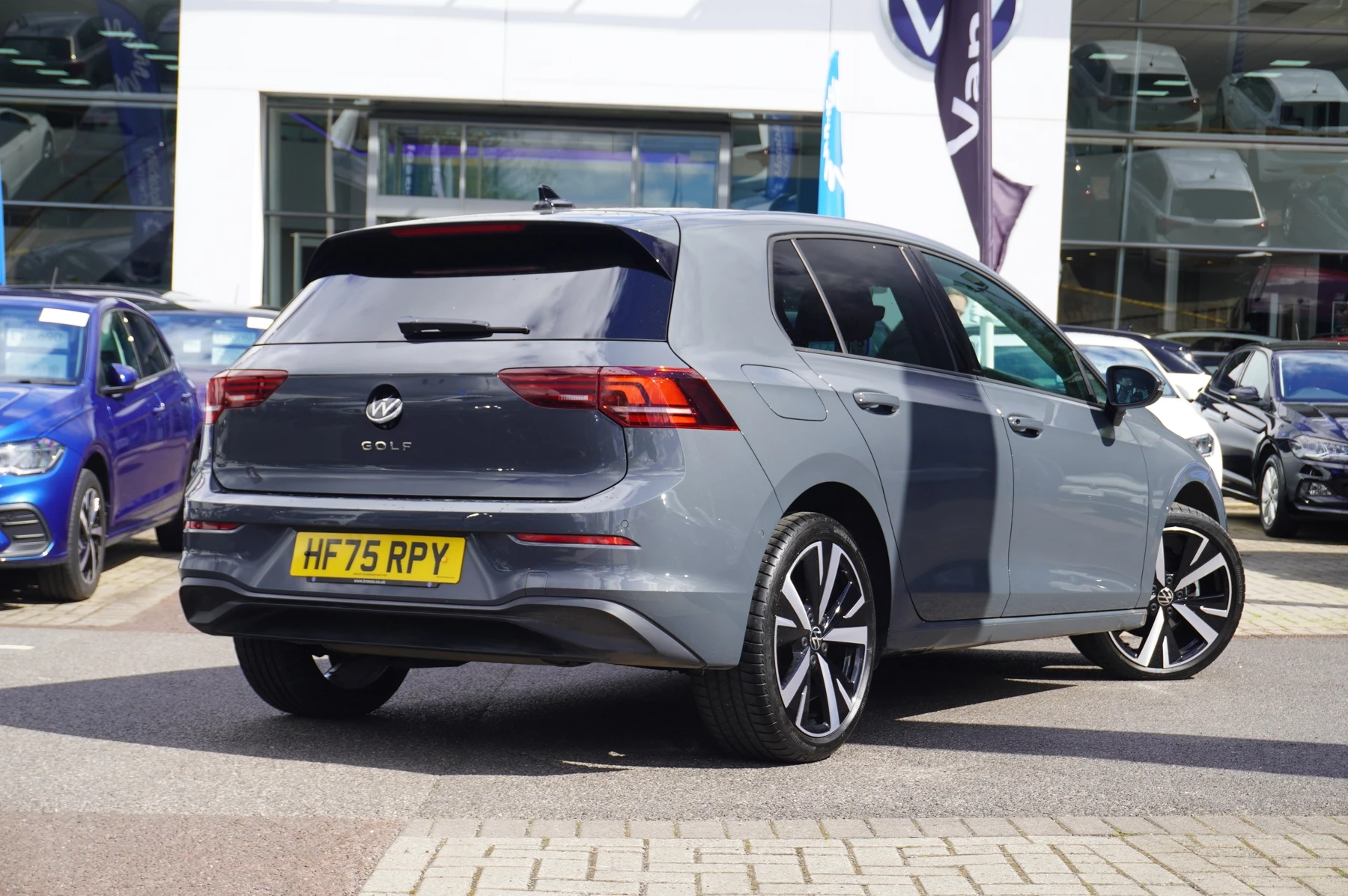 Volkswagen-Golf-image-13