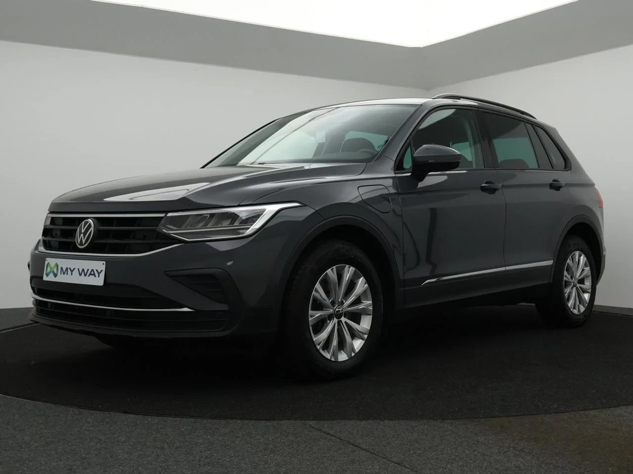 Volkswagen-Tiguan-image-0