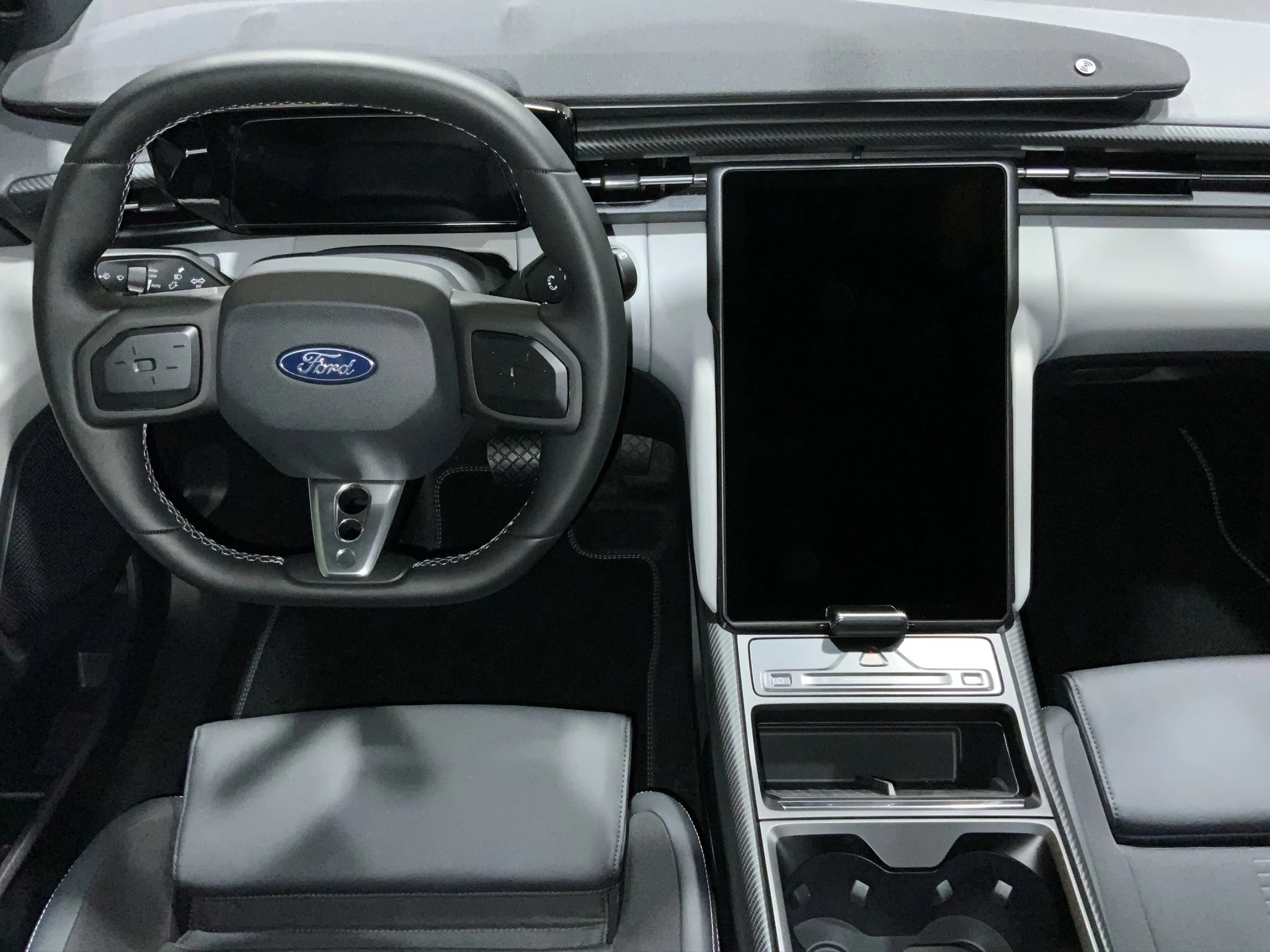 Ford Capri Premium SUV 77 kWh Elektromotor. Automatikgetriebe. Heckantrieb MJ 2025.75