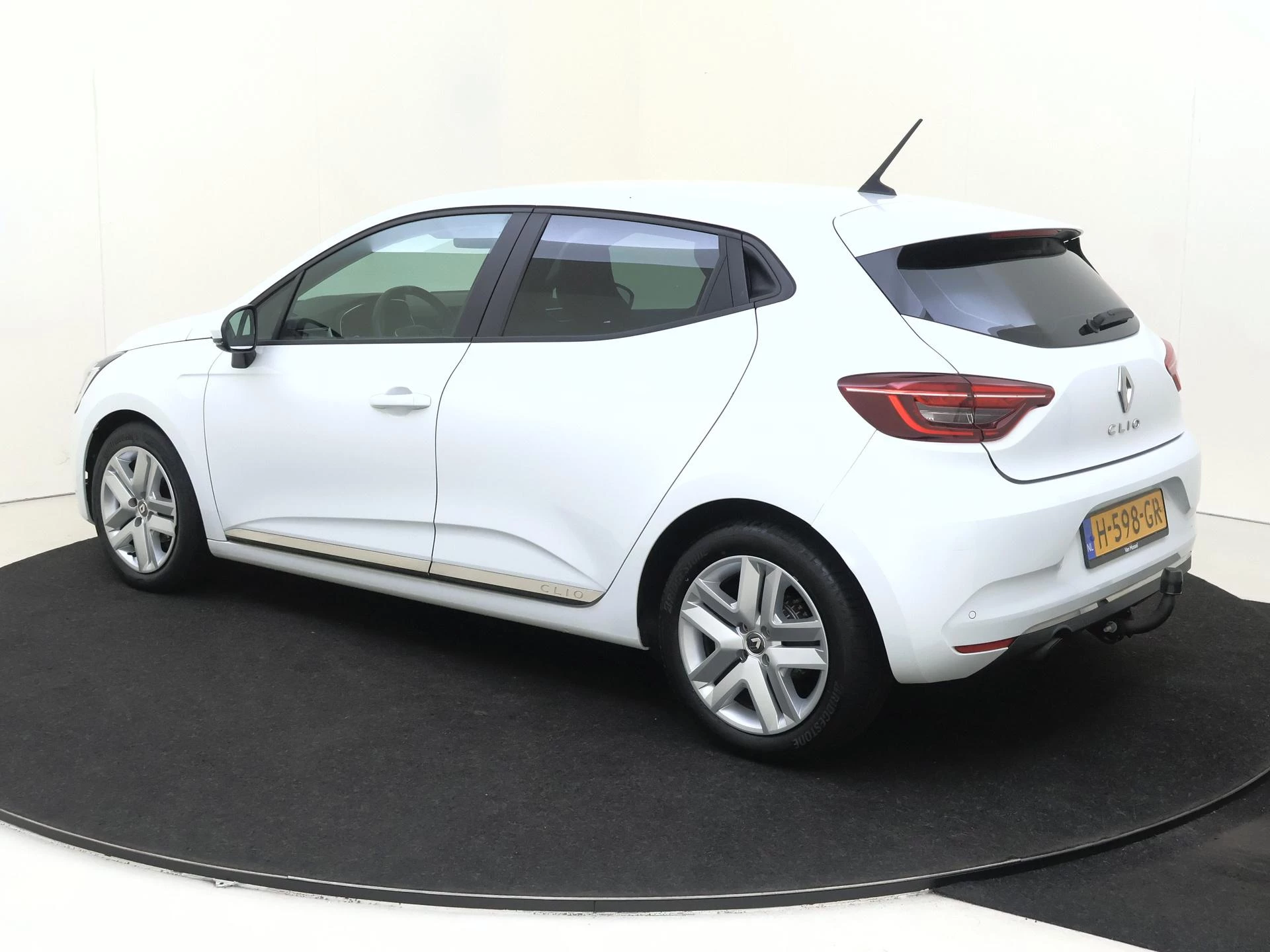 Renault-Clio-image-6