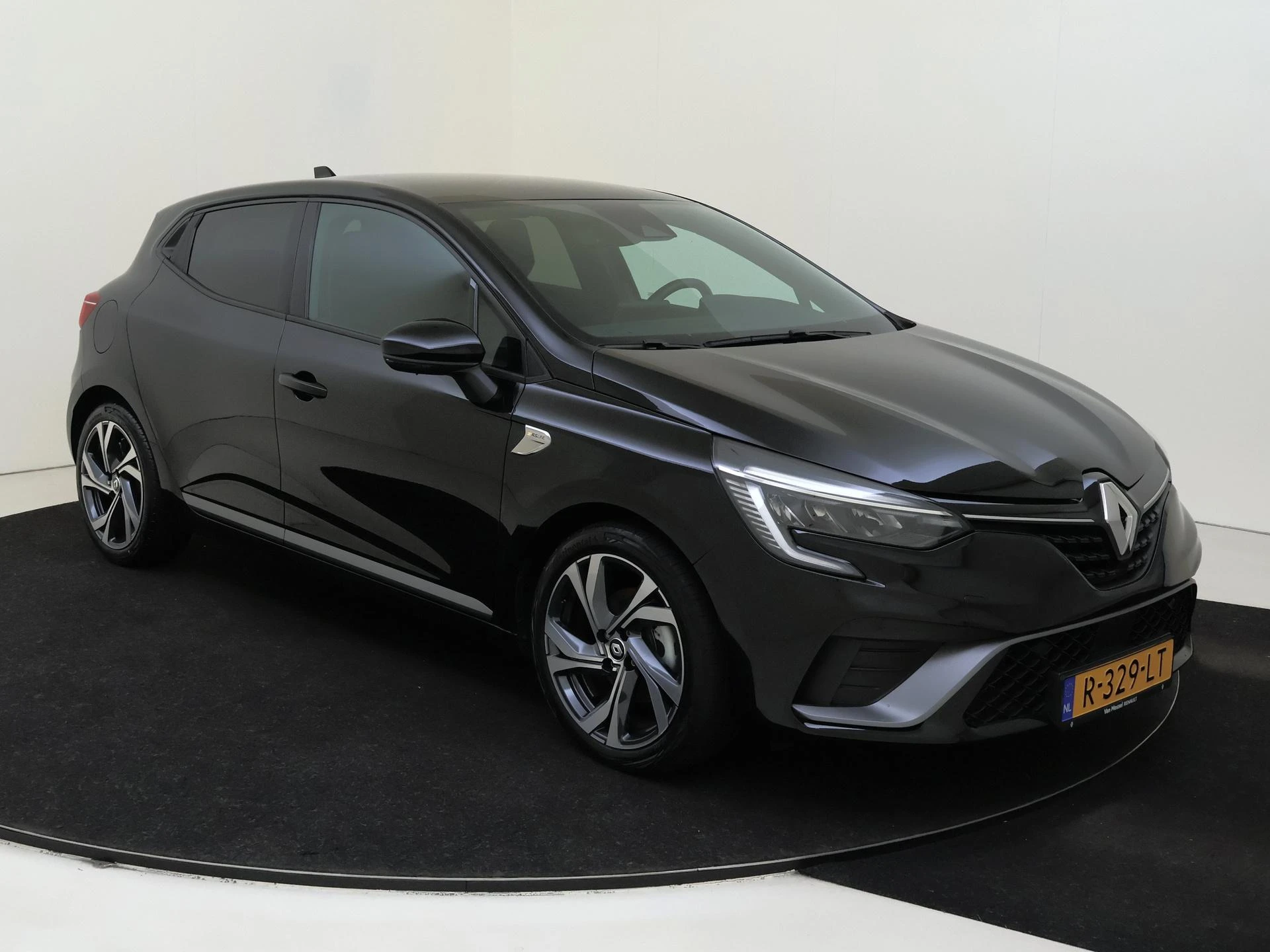 Renault-Clio-image-1