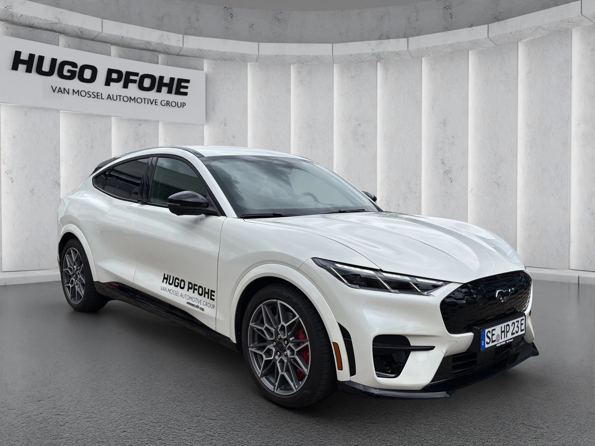 Ford Mustang Mach-E GT Dual-Emotor Ext Range 358kW AWD Sports Utility Vehicle. 5-türig