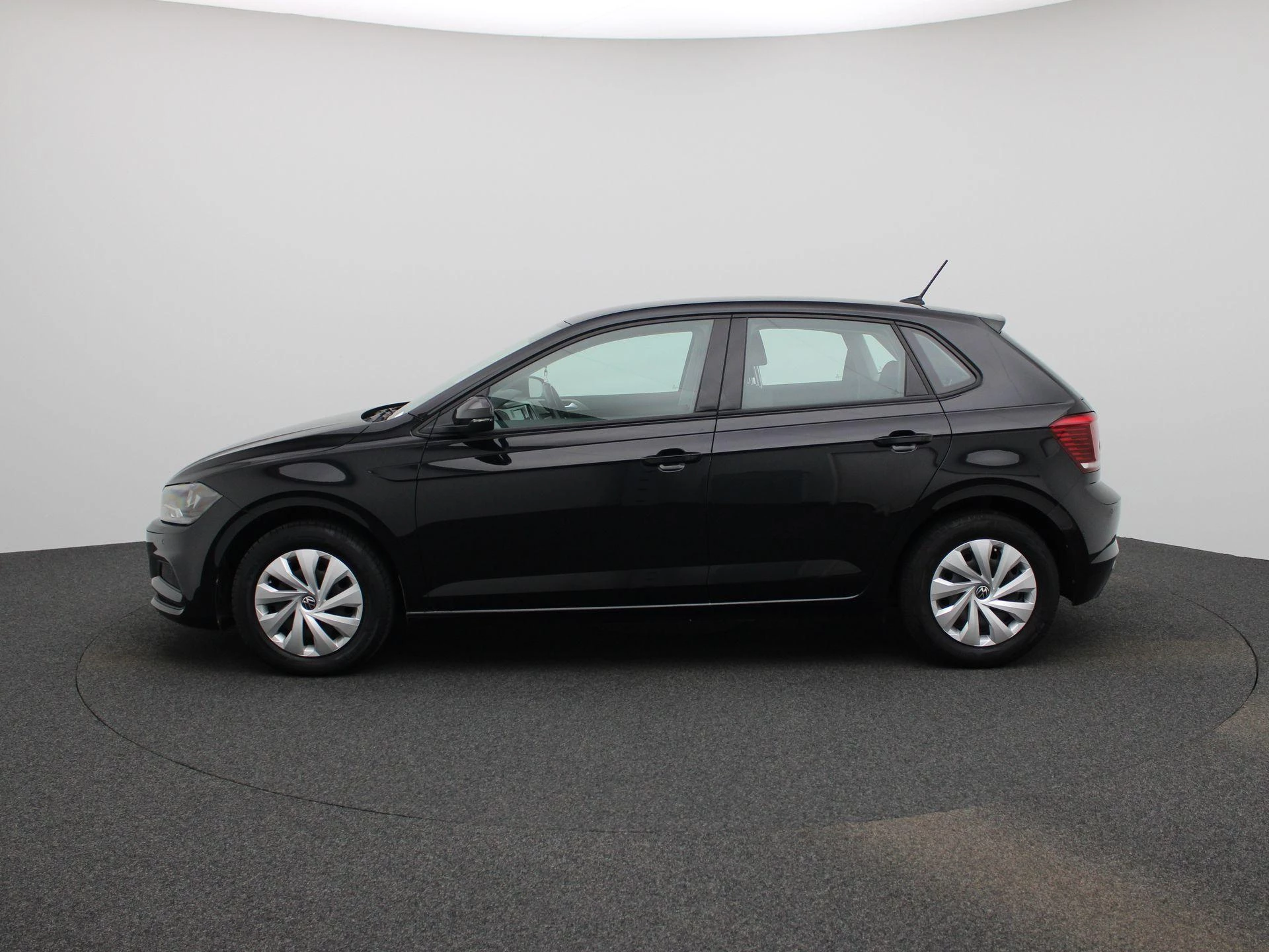 Volkswagen-Polo-image-3