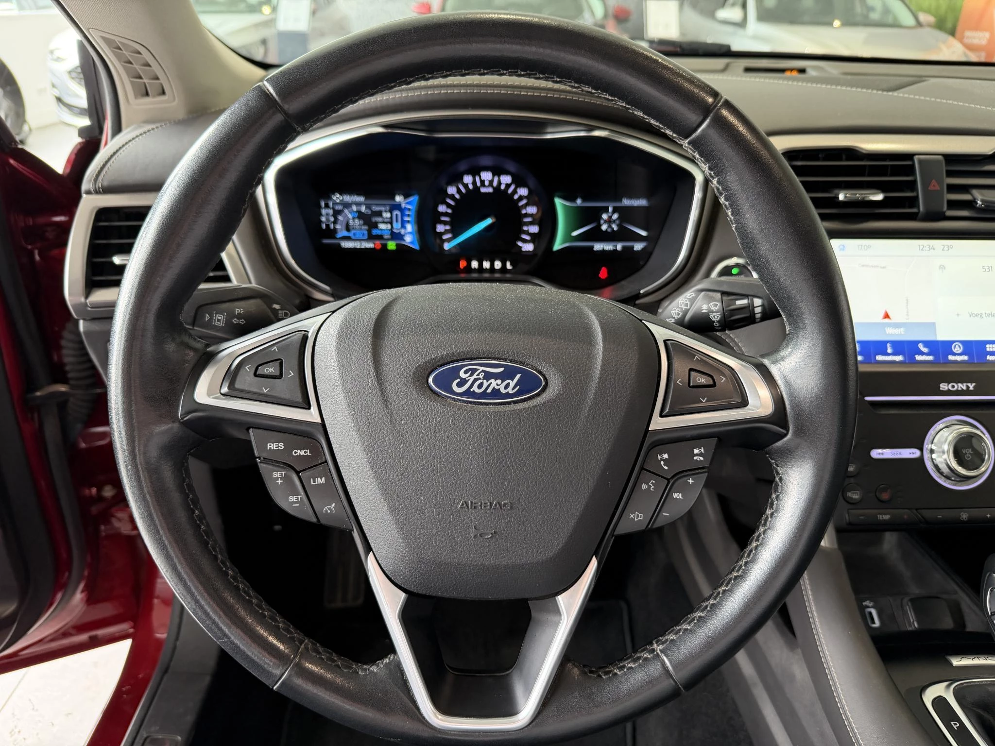 Ford-Mondeo-image-10
