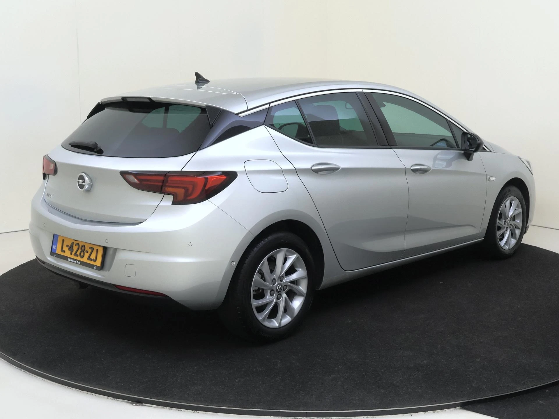 Opel Astra 1.2 Business Elegance