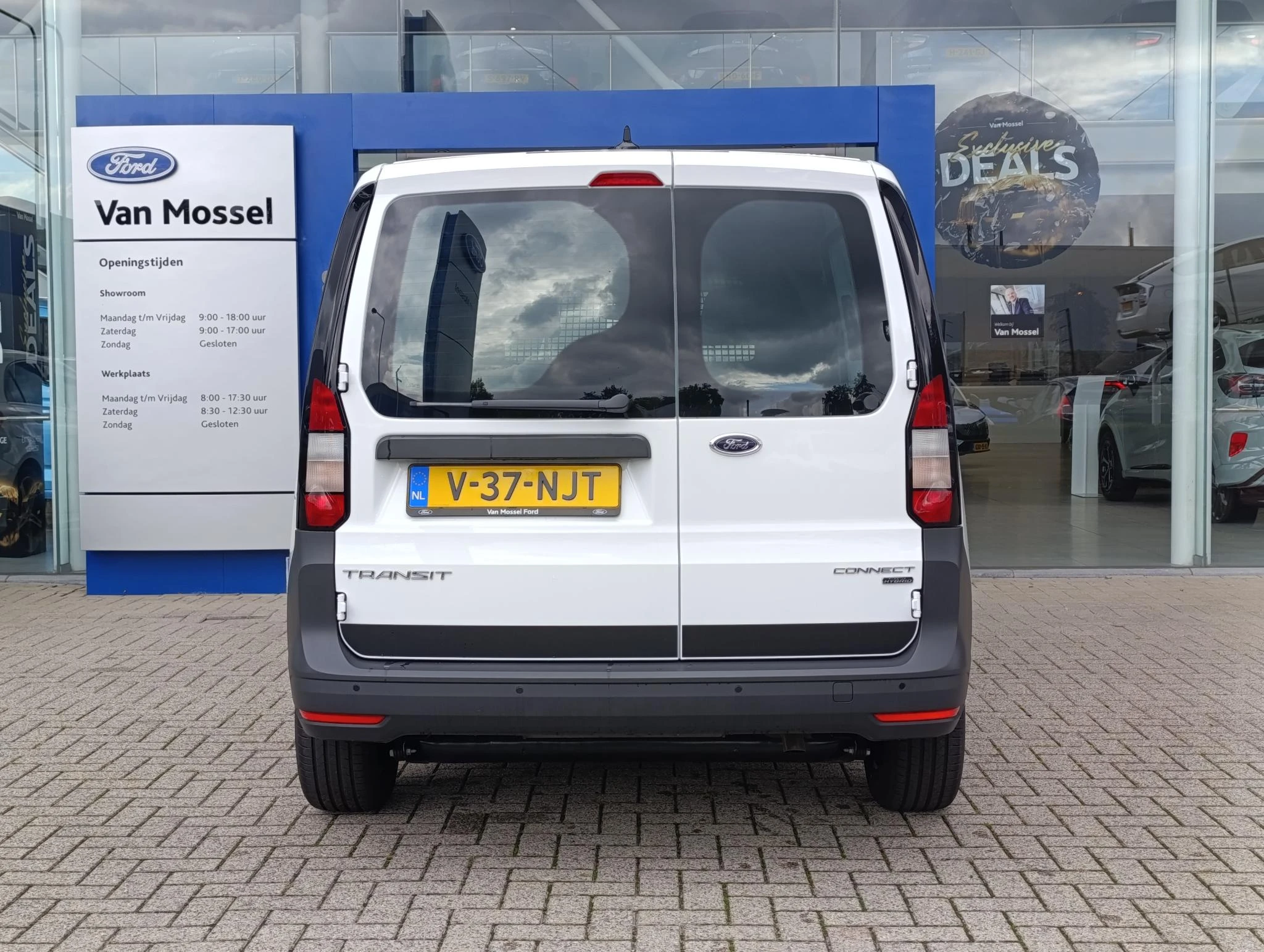 Ford-Transit Connect-image-3
