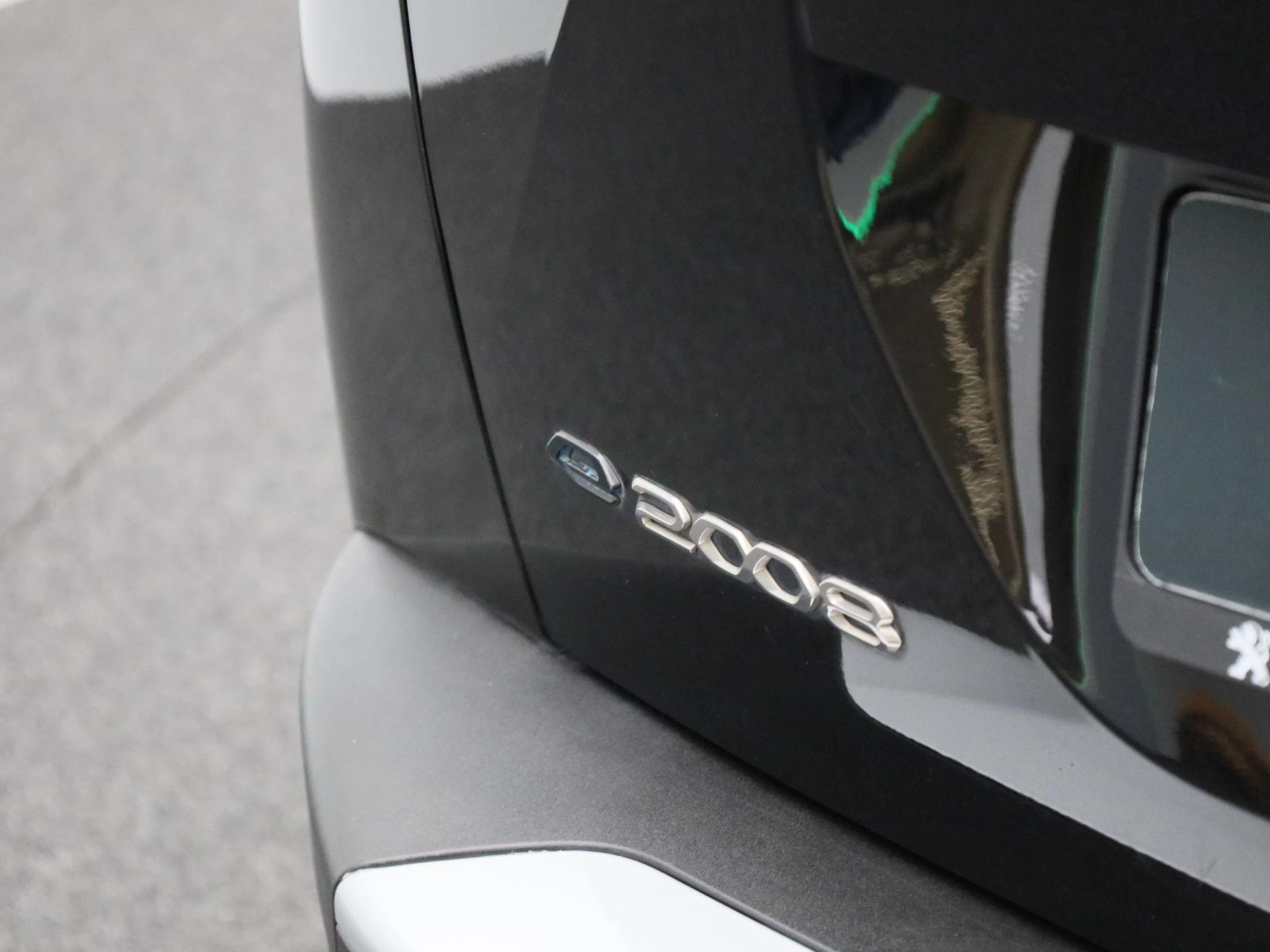 Peugeot-e-2008-image-42