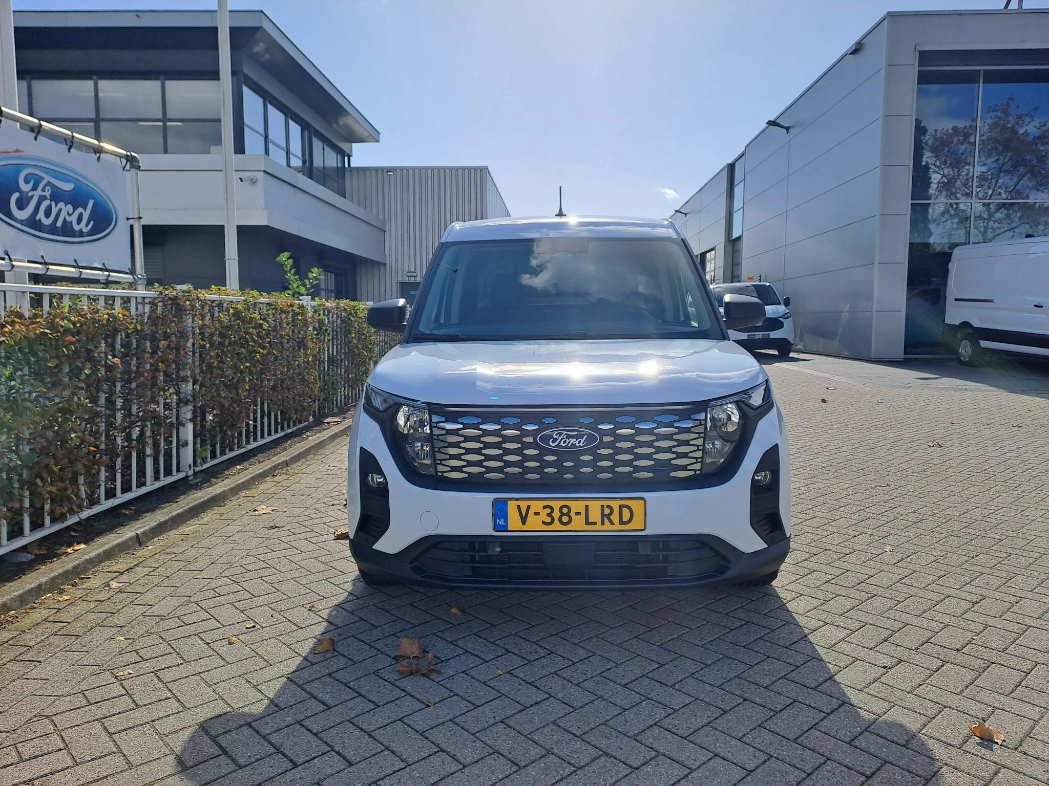 Ford-E-Transit-image-1